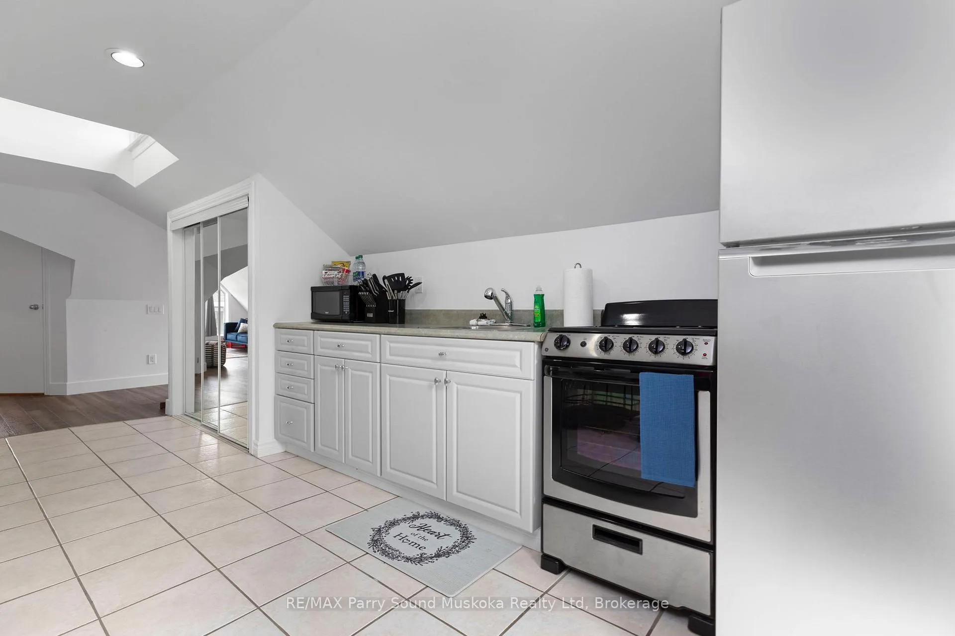 Photo 16 of Unit 3, 97 James Street, Parry Sound — HOMEH