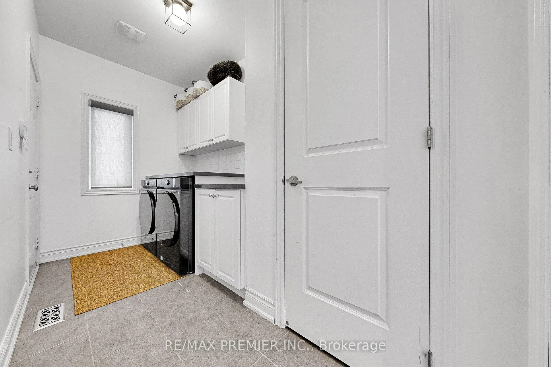 Photo 7 of 176 Headwind Boulevard, Vaughan, Vellore Village — HOMEH
