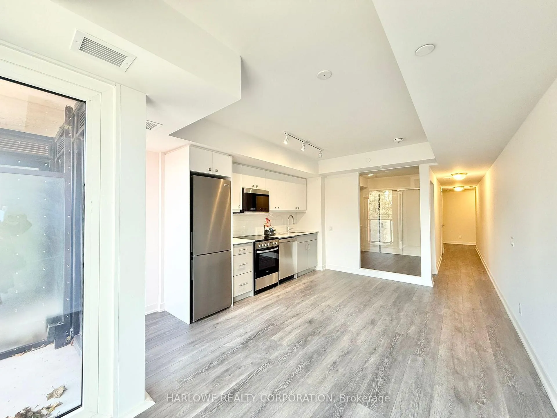 Photo 2 of Unit 319, 2 Manderley Drive, Scarborough, Birchcliffe-Cliffside — HOMEH