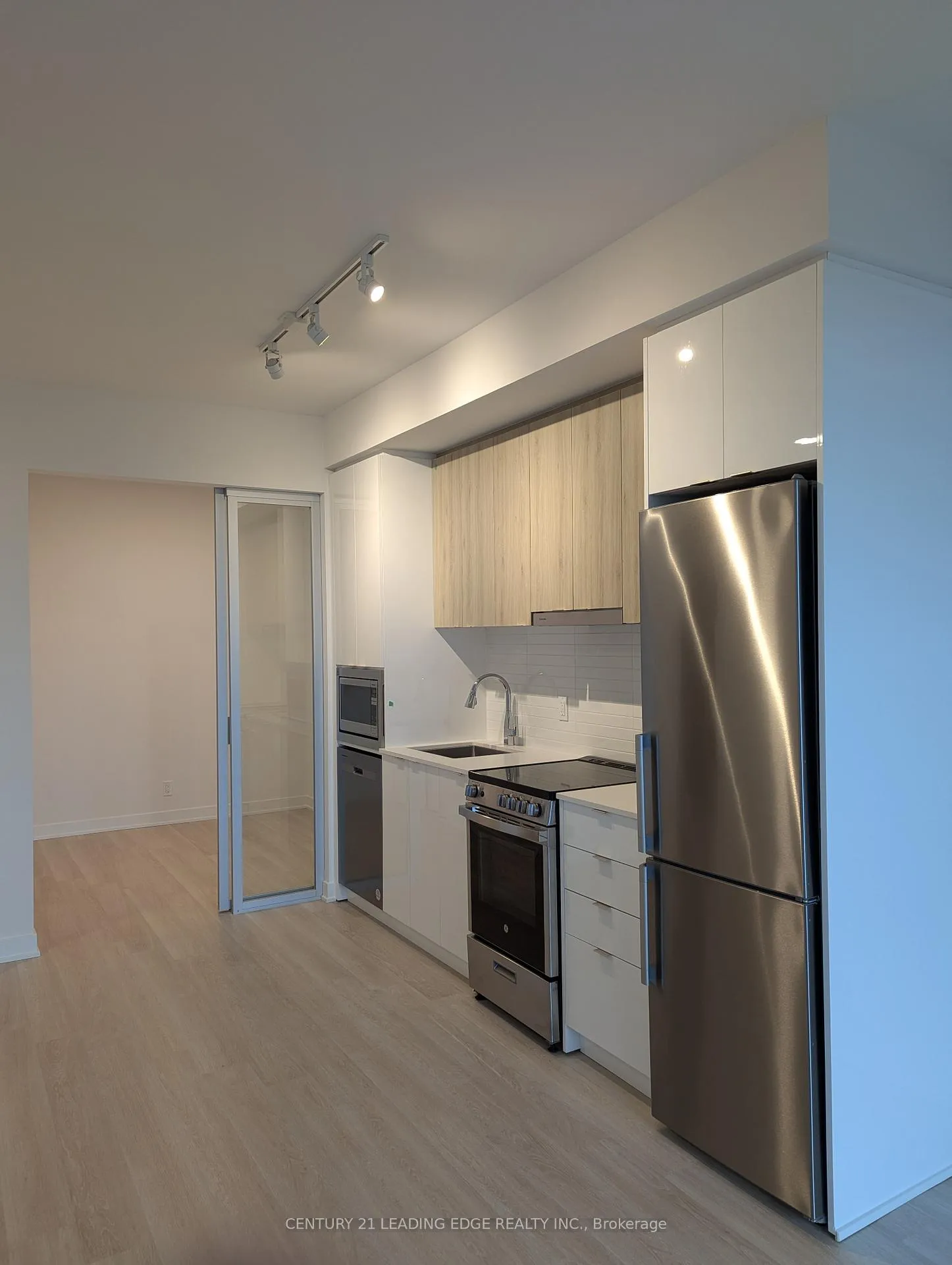 Photo 6 of Unit 1504, 30 Upper Mall Way, Vaughan, Brownridge — HOMEH