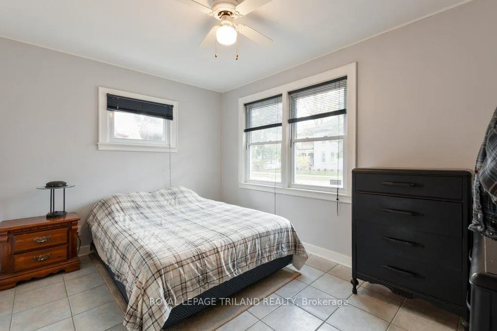 Photo 11 of 40 St George Street, St. Thomas — HOMEH