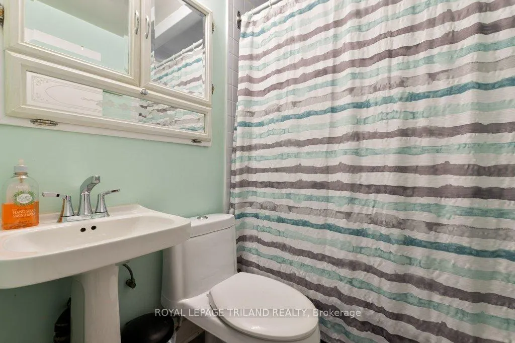Photo 13 of 40 St George Street, St. Thomas — HOMEH