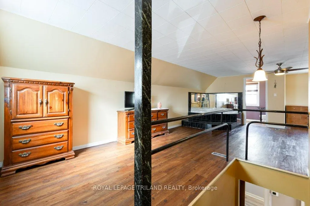 Photo 16 of 40 St George Street, St. Thomas — HOMEH