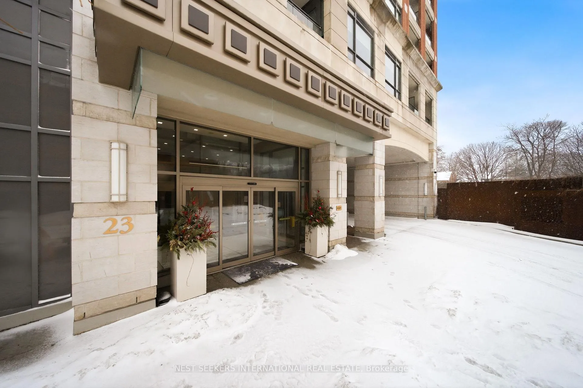 Photo 2 of Unit 407, 23 Glebe Road W, Toronto, Yonge-Eglinton — HOMEH