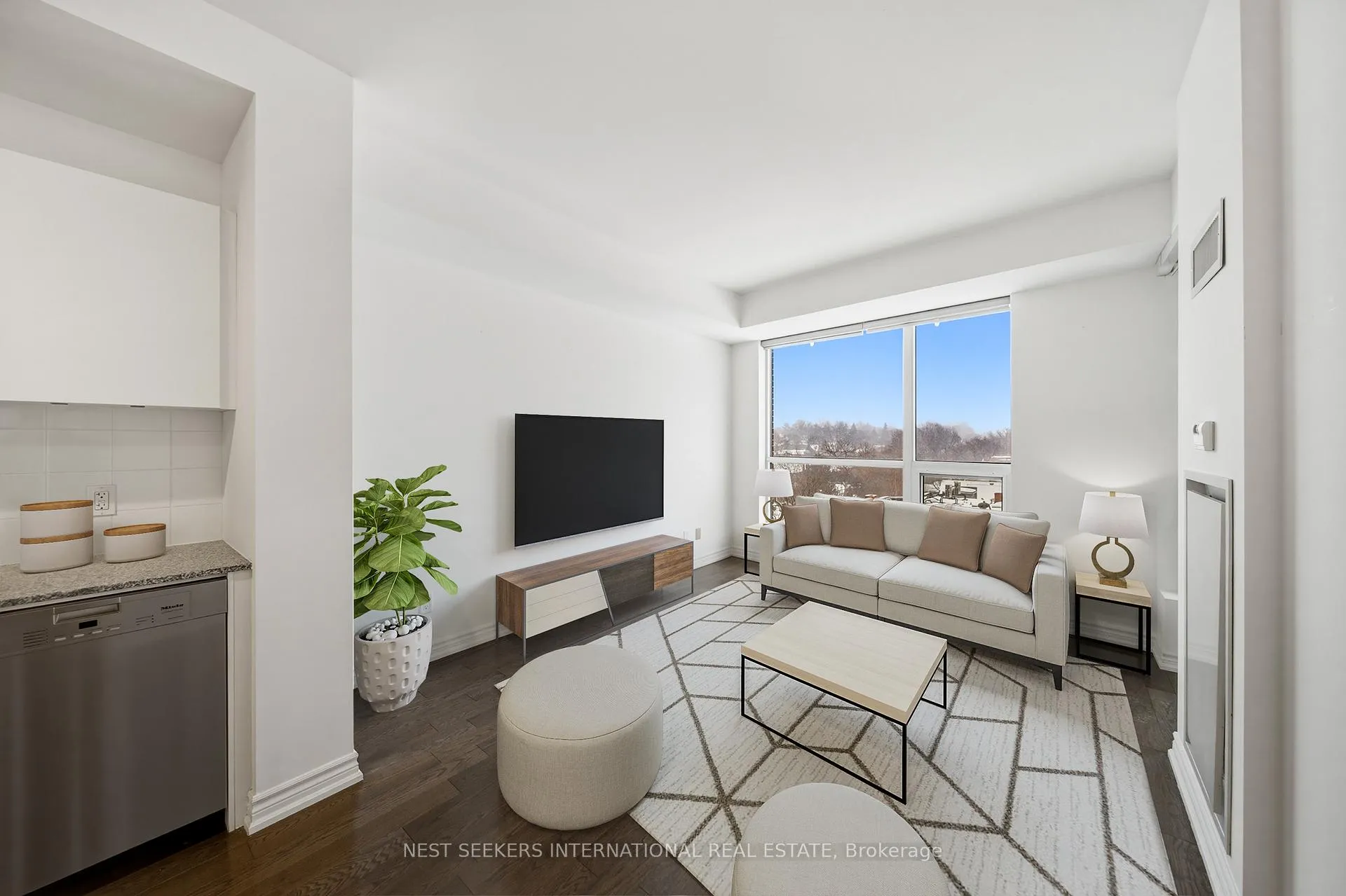 Photo 7 of Unit 407, 23 Glebe Road W, Toronto, Yonge-Eglinton — HOMEH
