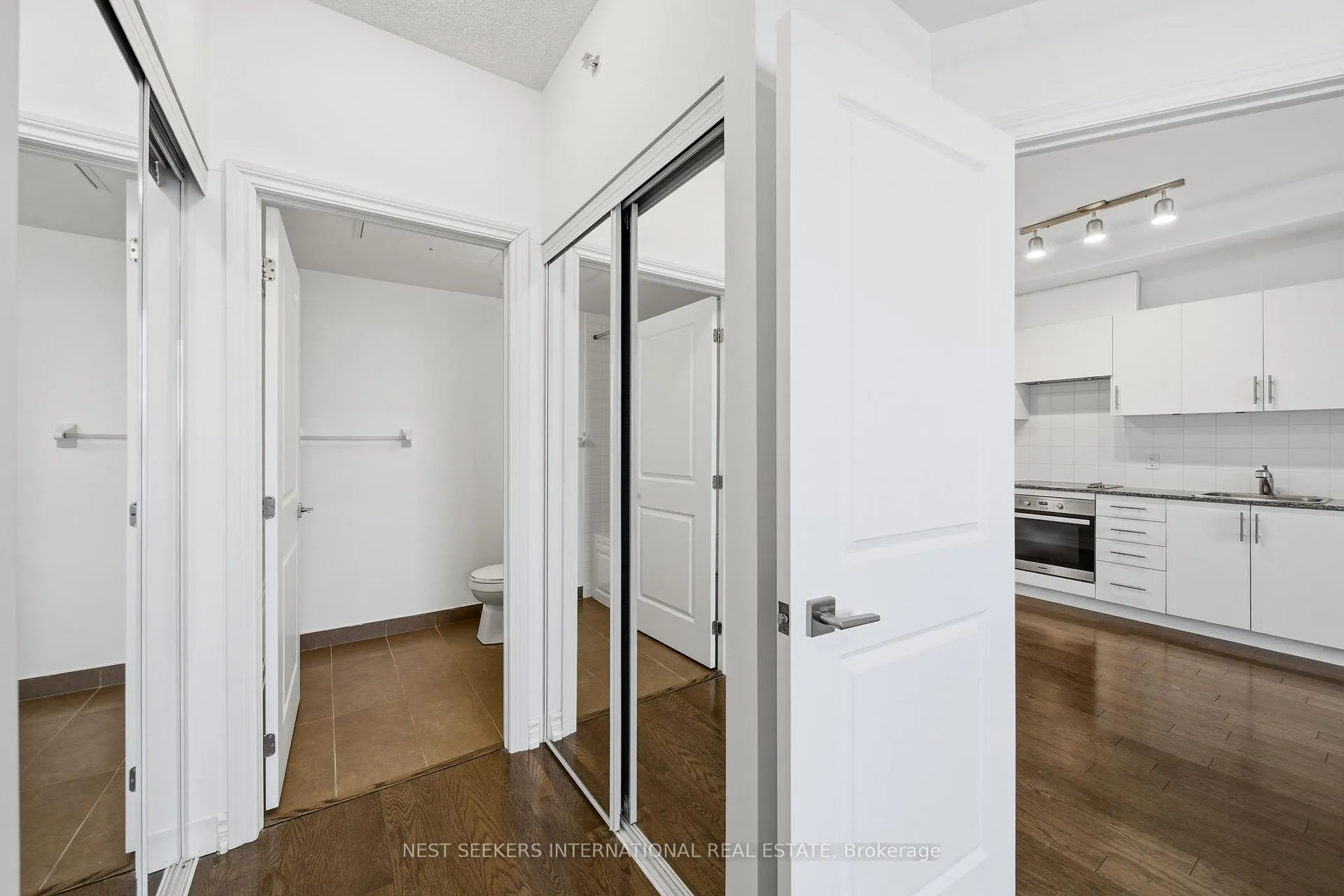 Photo 12 of Unit 407, 23 Glebe Road W, Toronto, Yonge-Eglinton — HOMEH