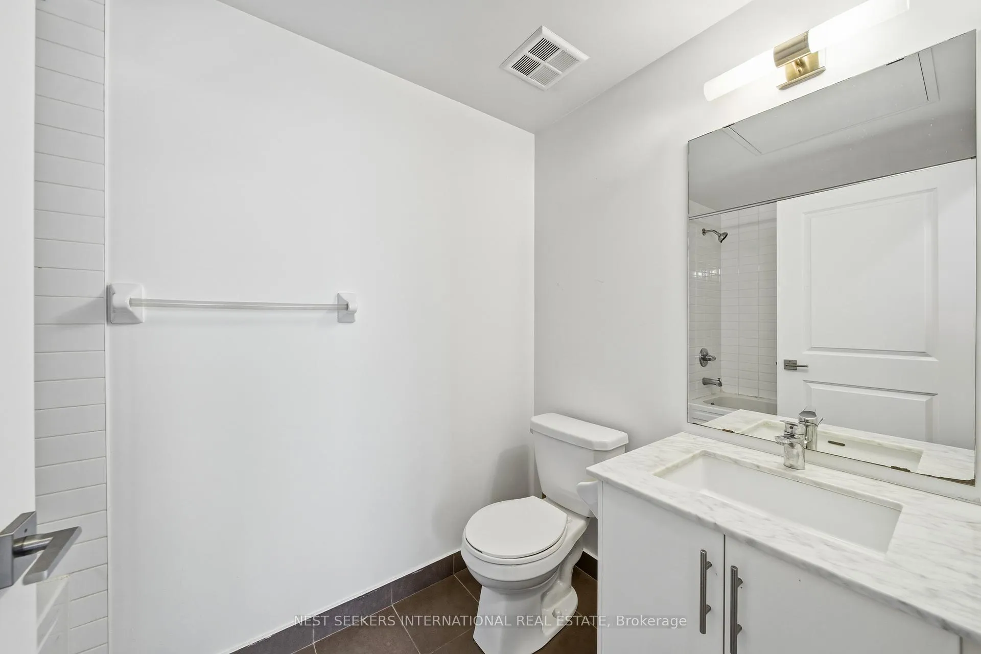 Photo 13 of Unit 407, 23 Glebe Road W, Toronto, Yonge-Eglinton — HOMEH