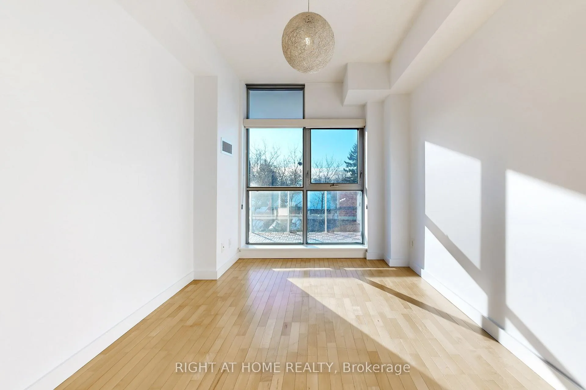 Photo 17 of Unit 404, 601 Kingston Road, Toronto, The Beaches — HOMEH