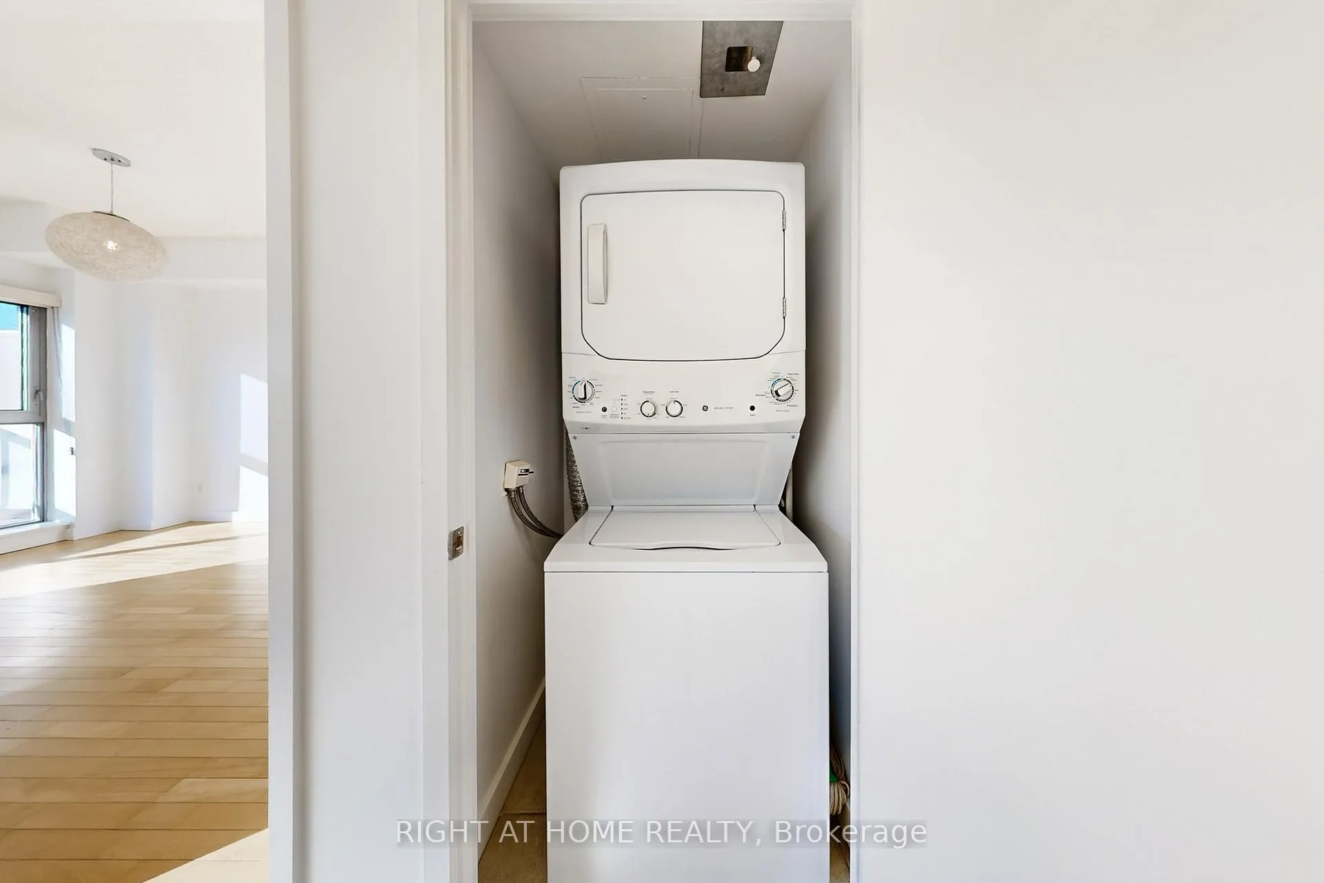 Photo 27 of Unit 404, 601 Kingston Road, Toronto, The Beaches — HOMEH
