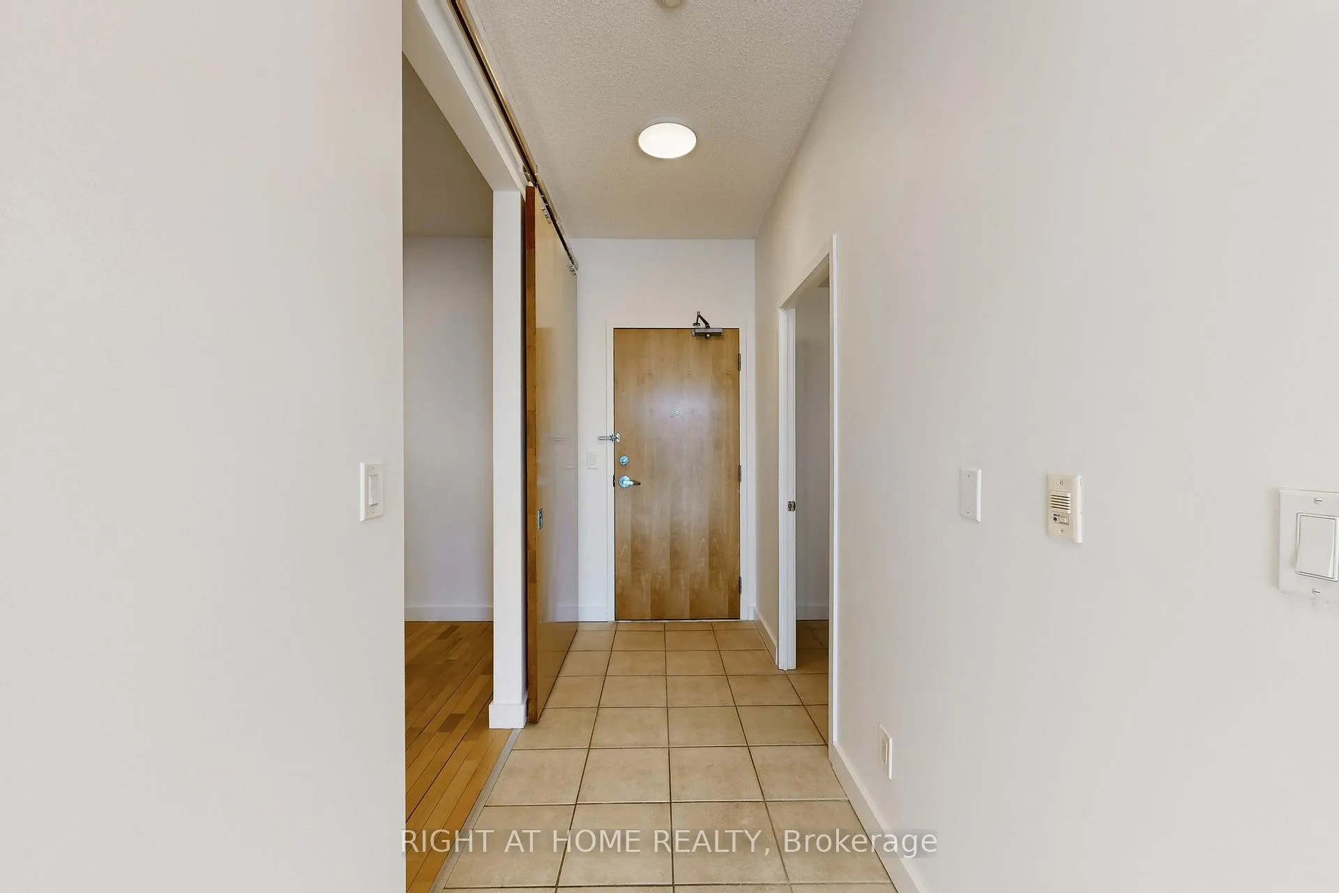 Photo 34 of Unit 404, 601 Kingston Road, Toronto, The Beaches — HOMEH
