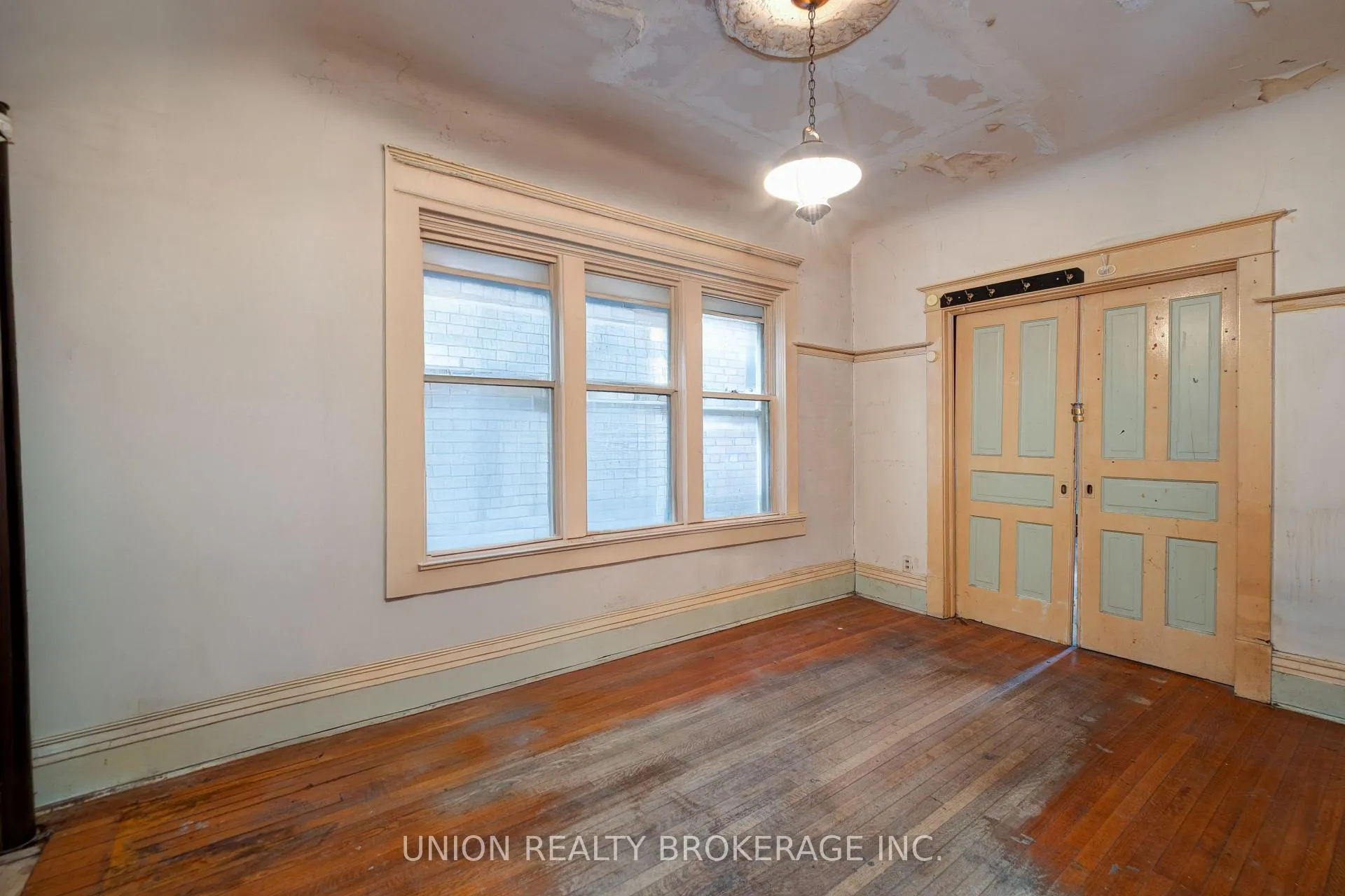 Photo 5 of 697 Manning Avenue, Toronto, The Annex — HOMEH