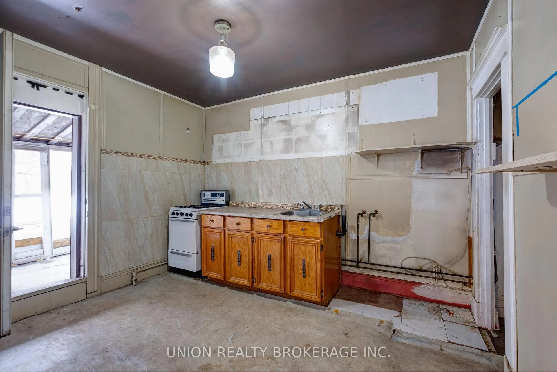 Photo 7 of 697 Manning Avenue, Toronto, The Annex — HOMEH