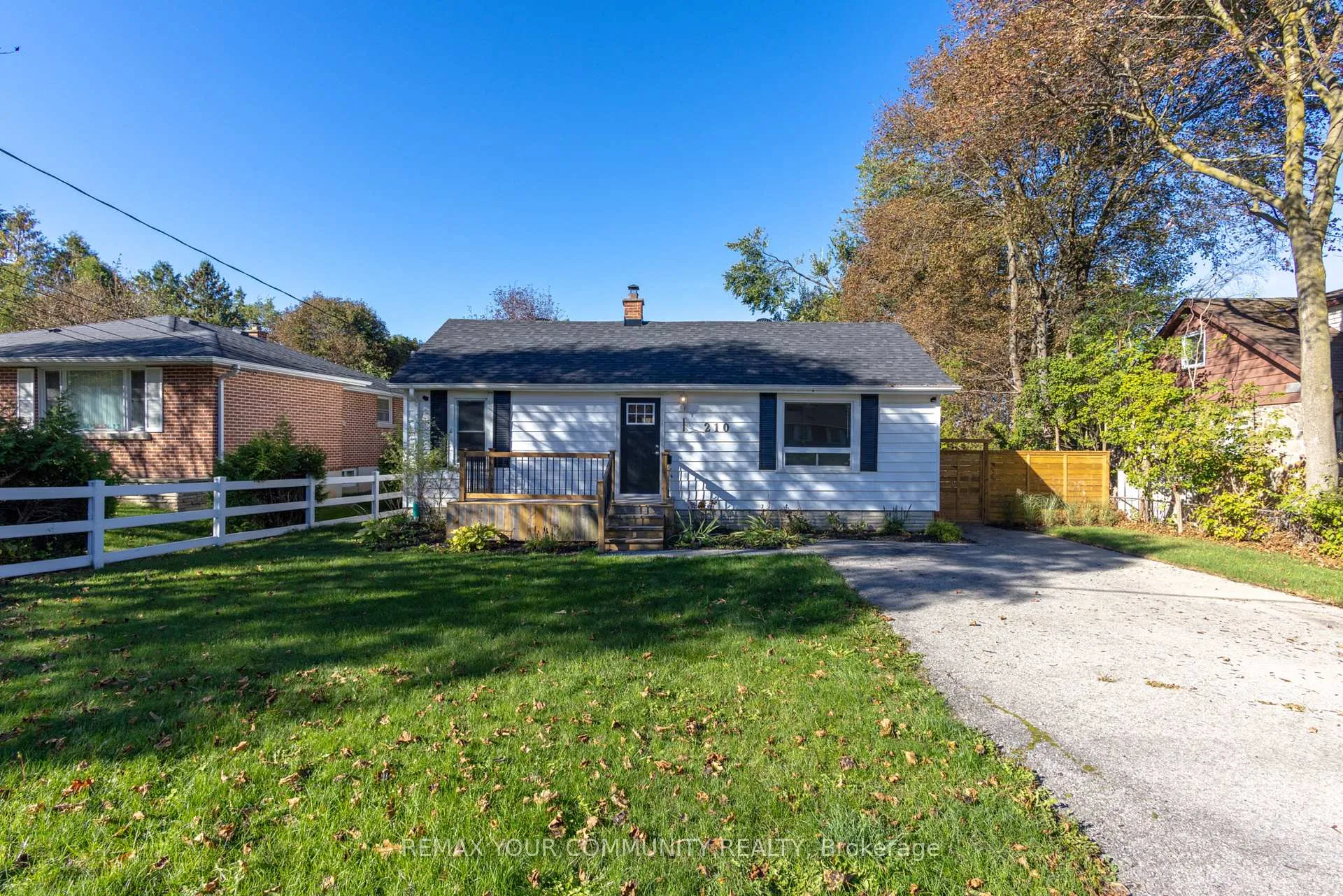 Photo 2 of 210 Cox Mill Road, Barrie, Painswick North — HOMEH