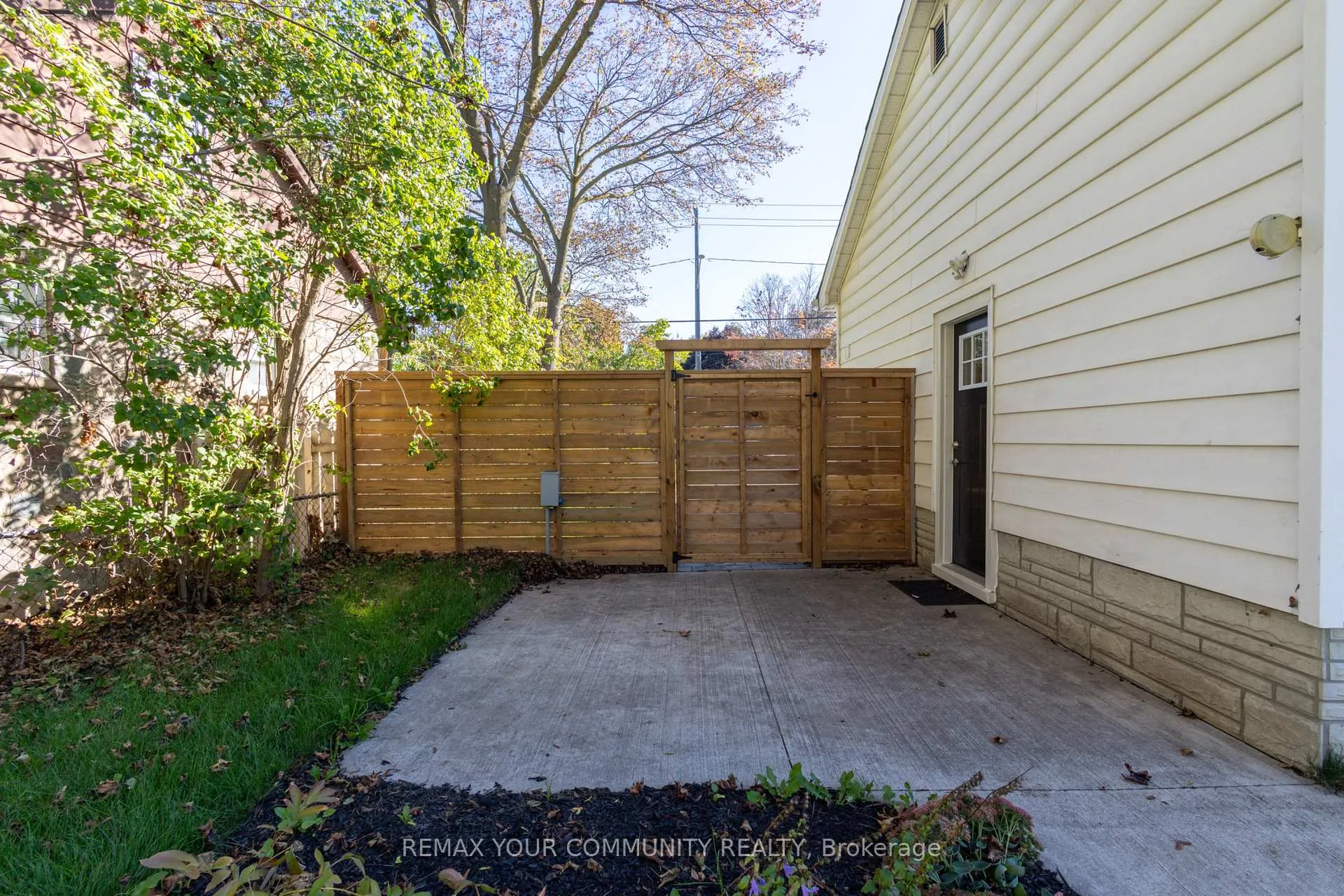 Photo 19 of 210 Cox Mill Road, Barrie, Painswick North — HOMEH