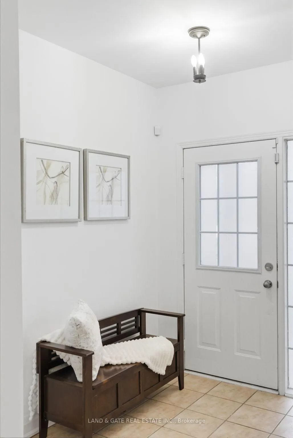 Photo 3 of 1809 Appleby Line, Burlington, Uptown — HOMEH