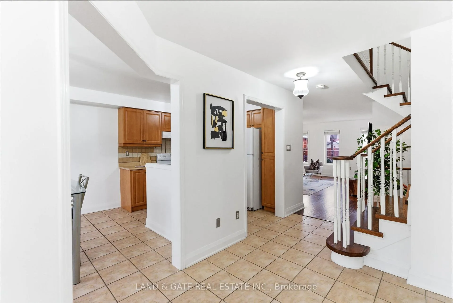 Photo 4 of 1809 Appleby Line, Burlington, Uptown — HOMEH