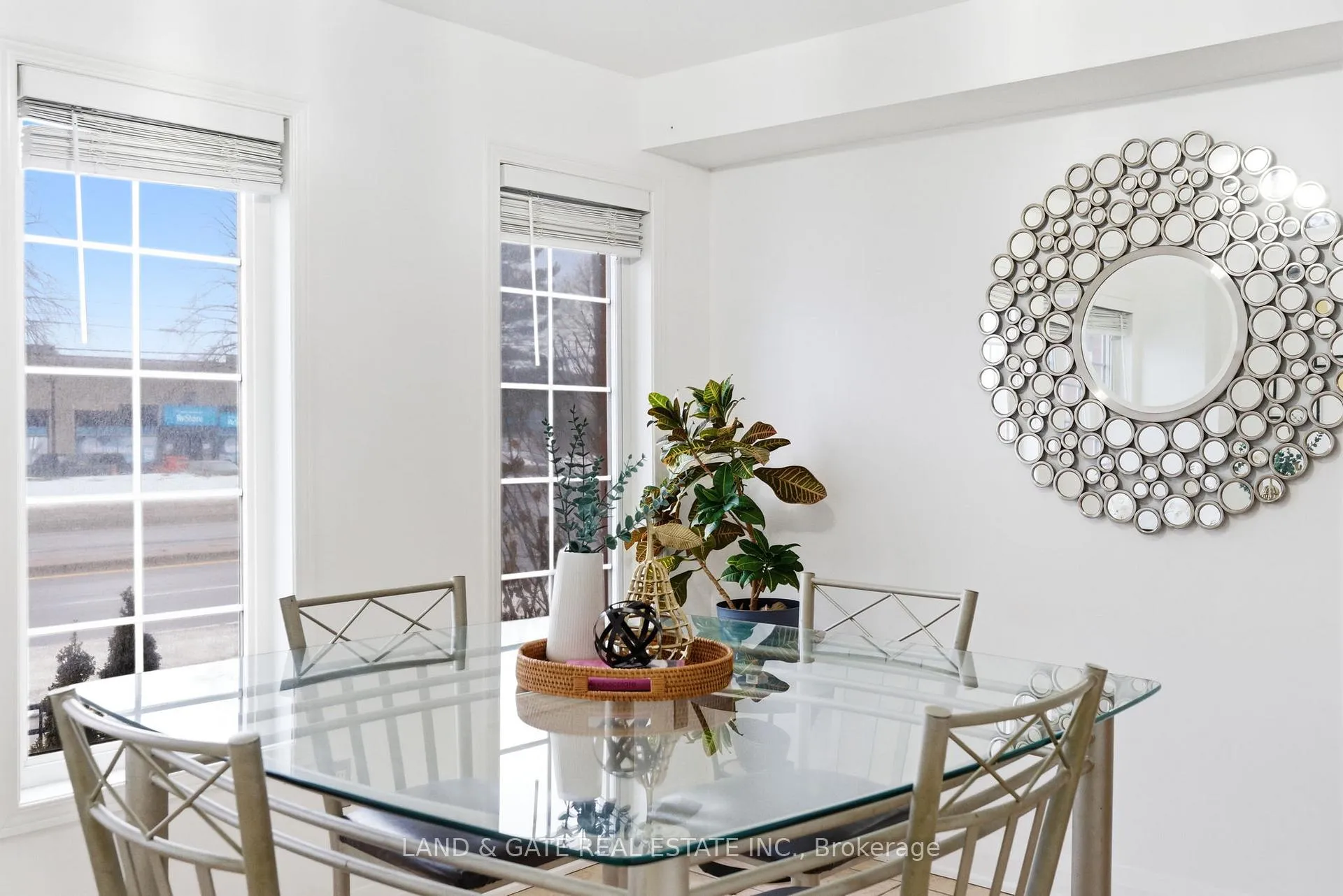 Photo 7 of 1809 Appleby Line, Burlington, Uptown — HOMEH