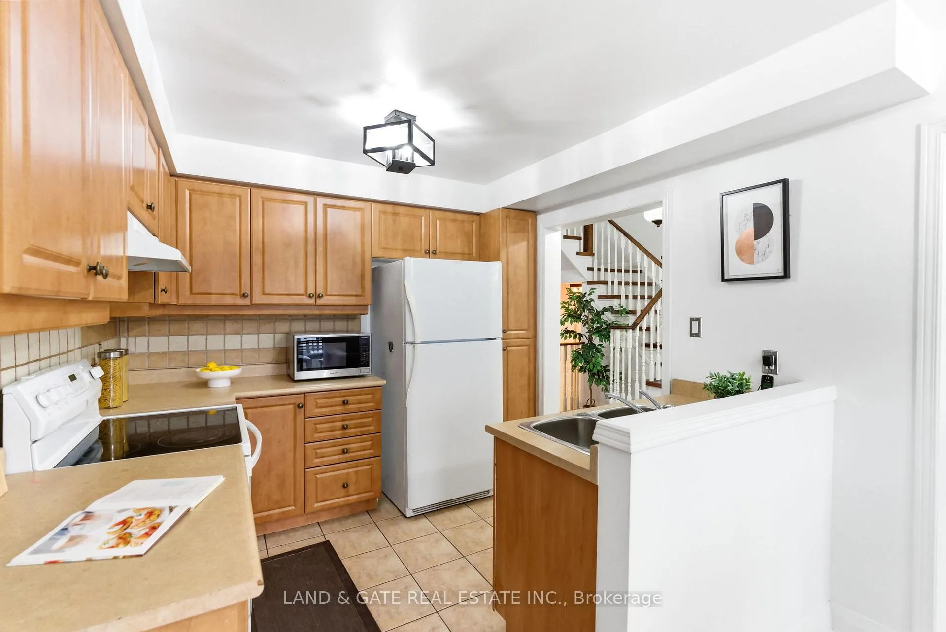 Photo 9 of 1809 Appleby Line, Burlington, Uptown — HOMEH