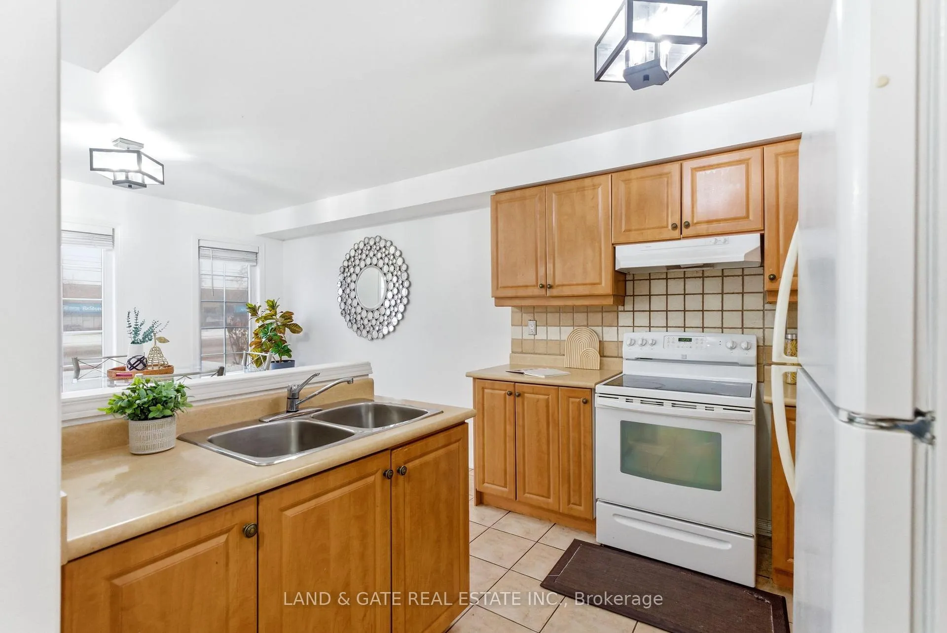 Photo 10 of 1809 Appleby Line, Burlington, Uptown — HOMEH