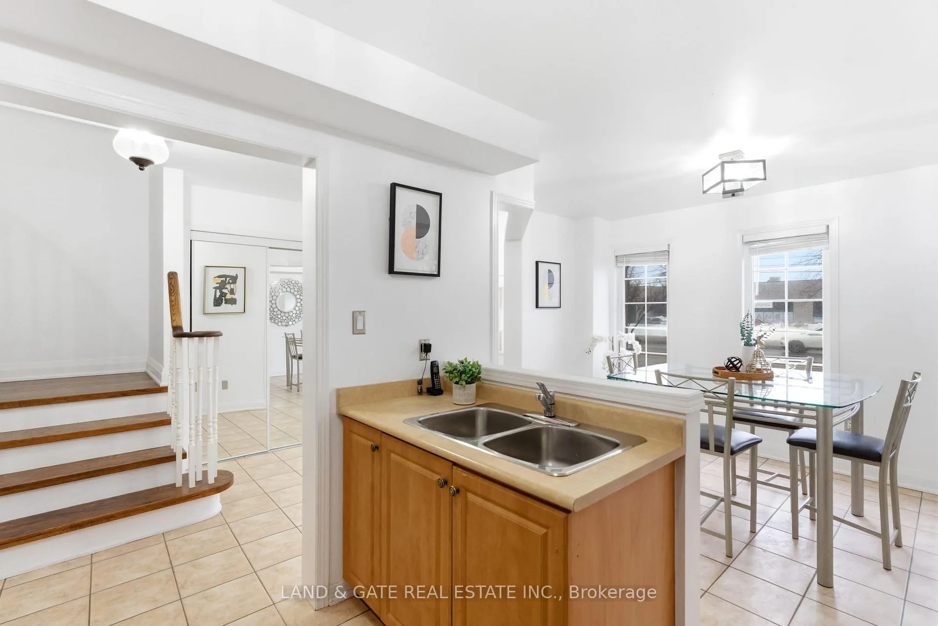 Photo 11 of 1809 Appleby Line, Burlington, Uptown — HOMEH