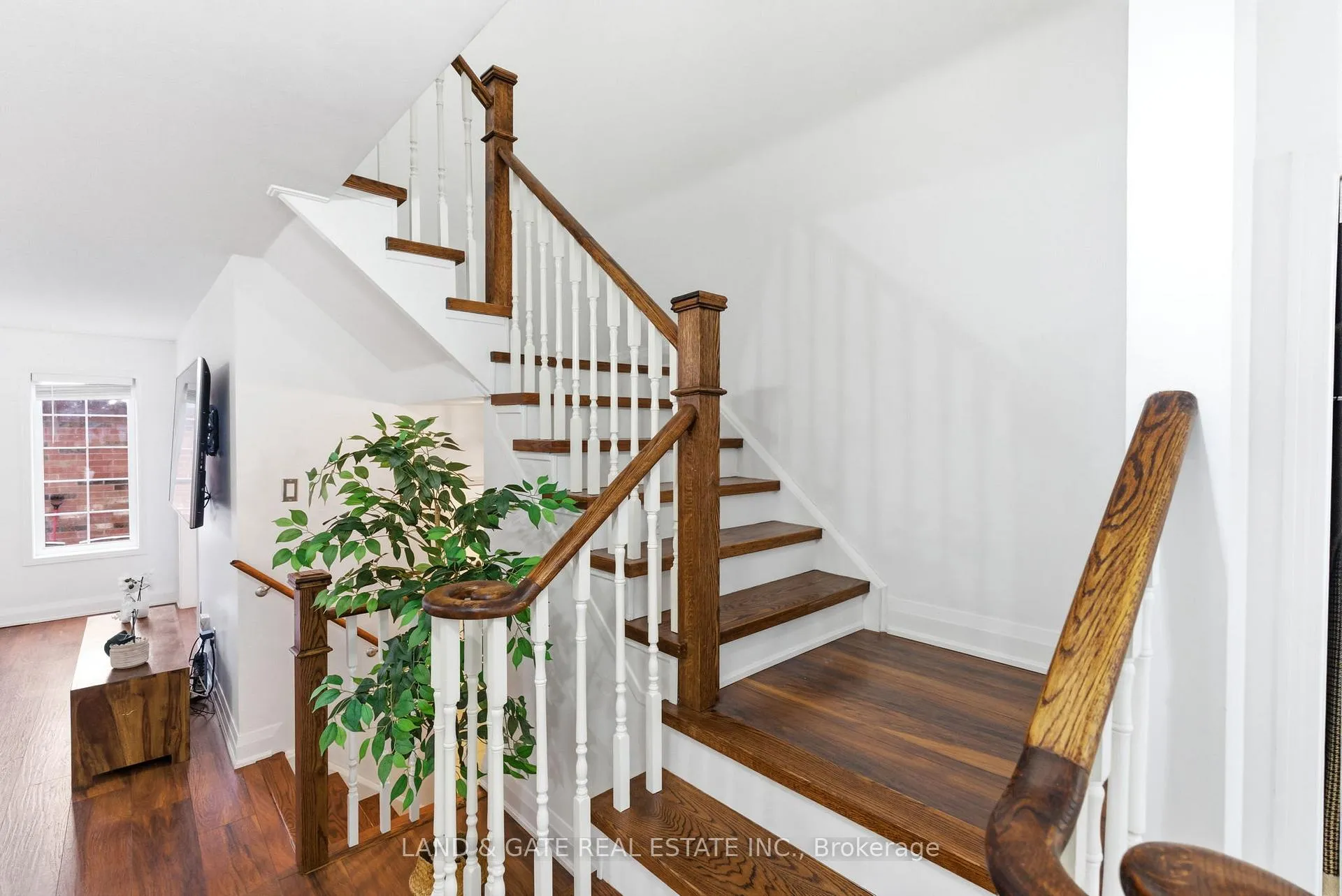 Photo 19 of 1809 Appleby Line, Burlington, Uptown — HOMEH