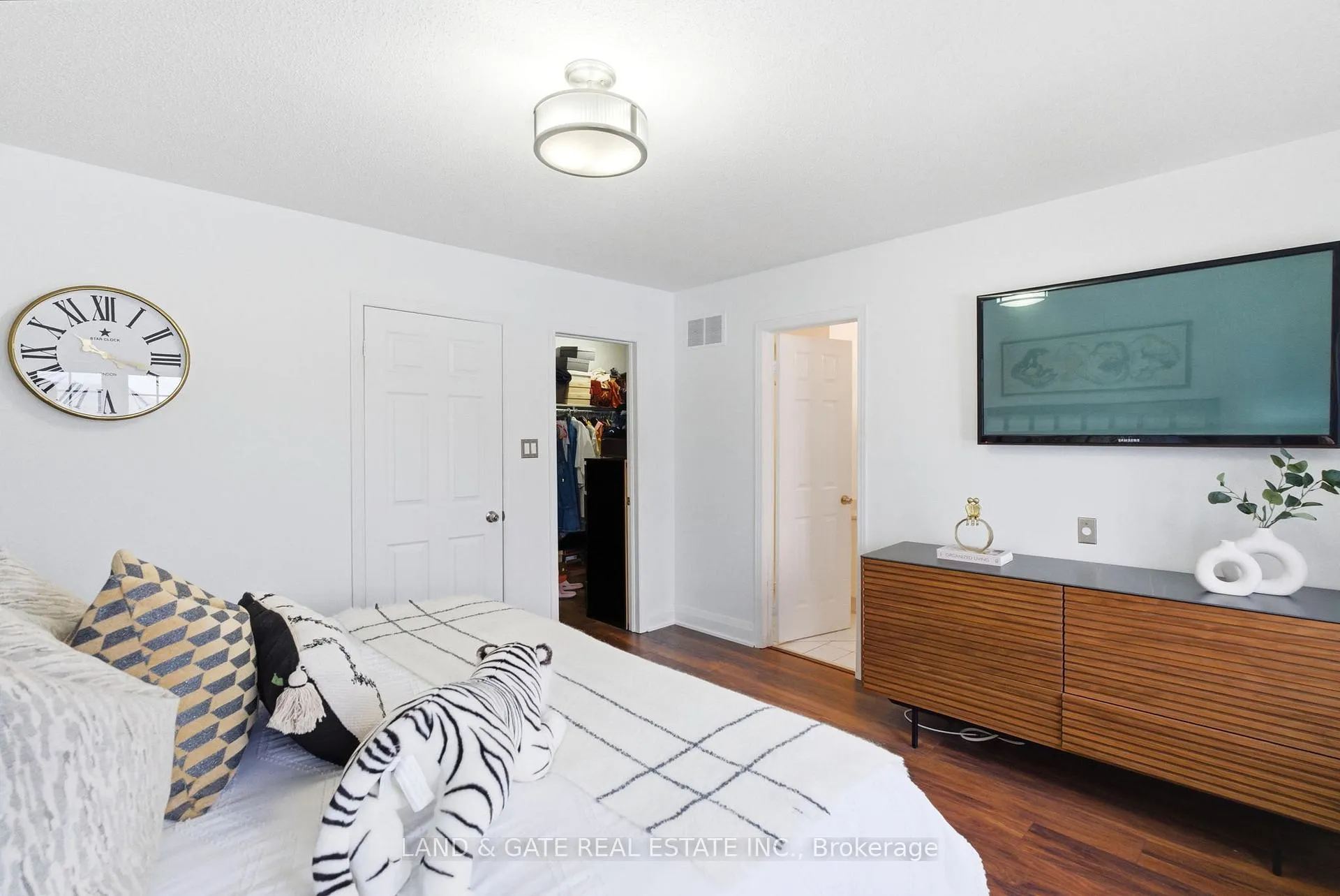 Photo 26 of 1809 Appleby Line, Burlington, Uptown — HOMEH