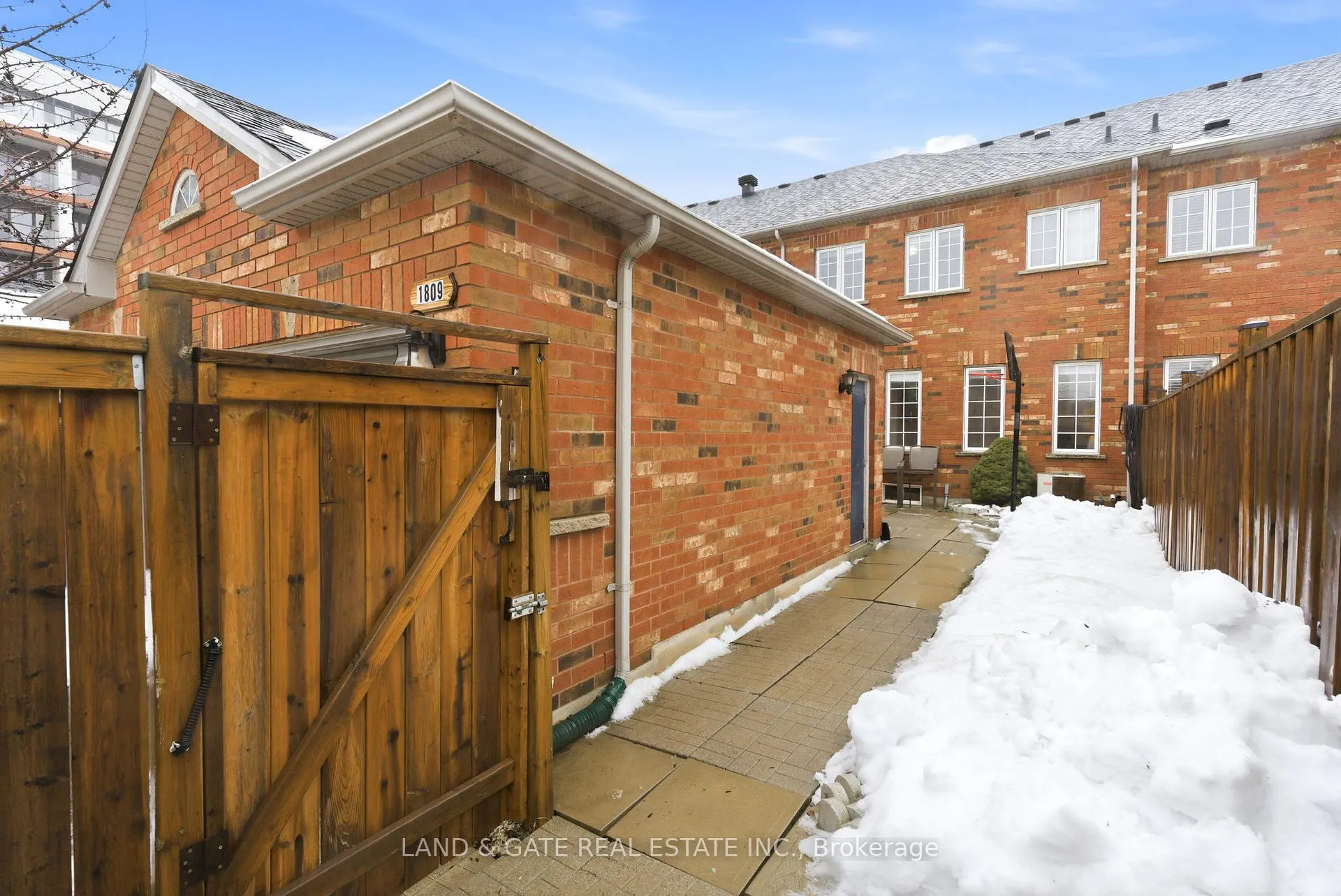 Photo 44 of 1809 Appleby Line, Burlington, Uptown — HOMEH