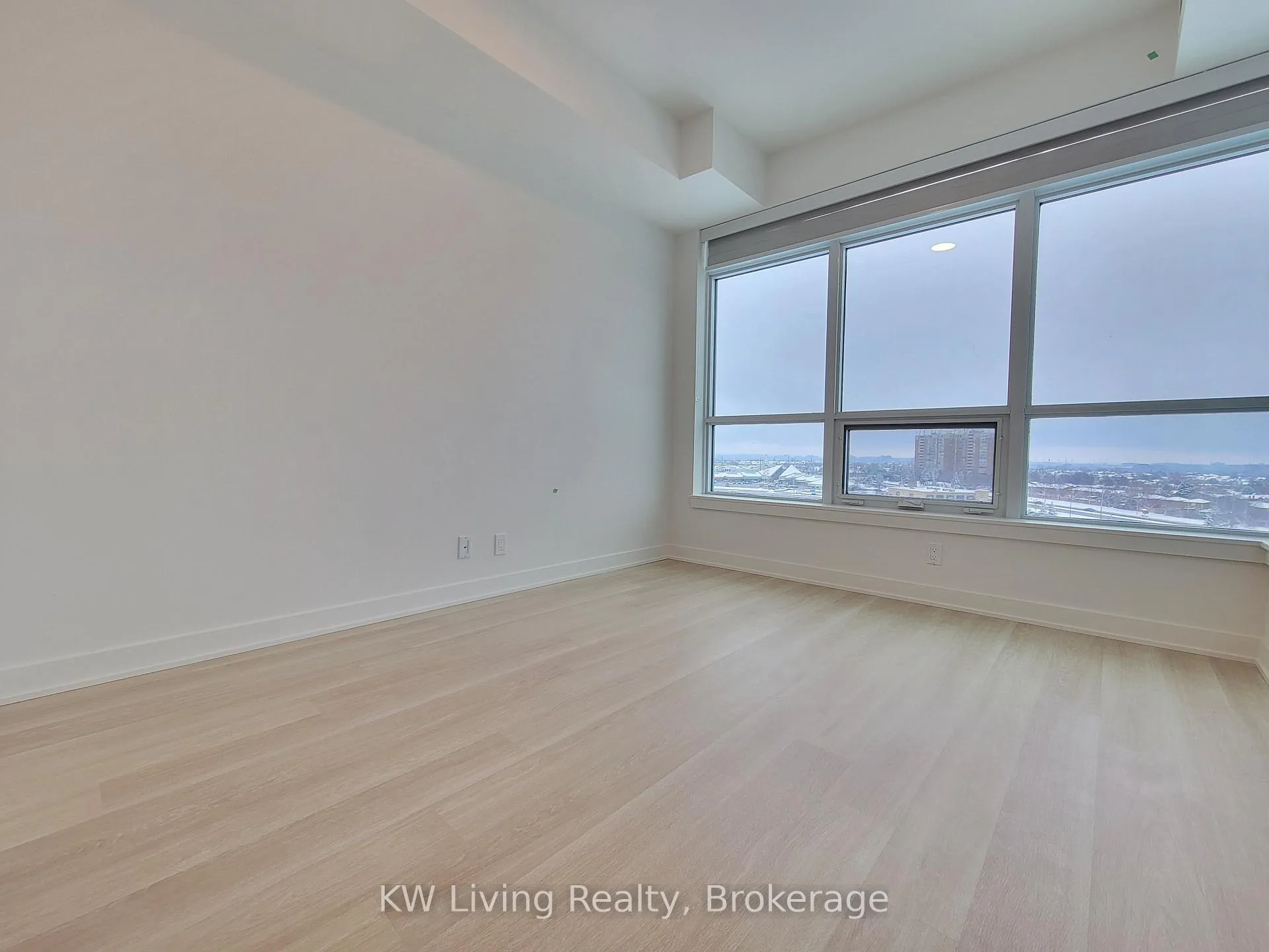 Photo 12 of Unit 809, 50 Upper Mall Way, Vaughan, Brownridge — HOMEH