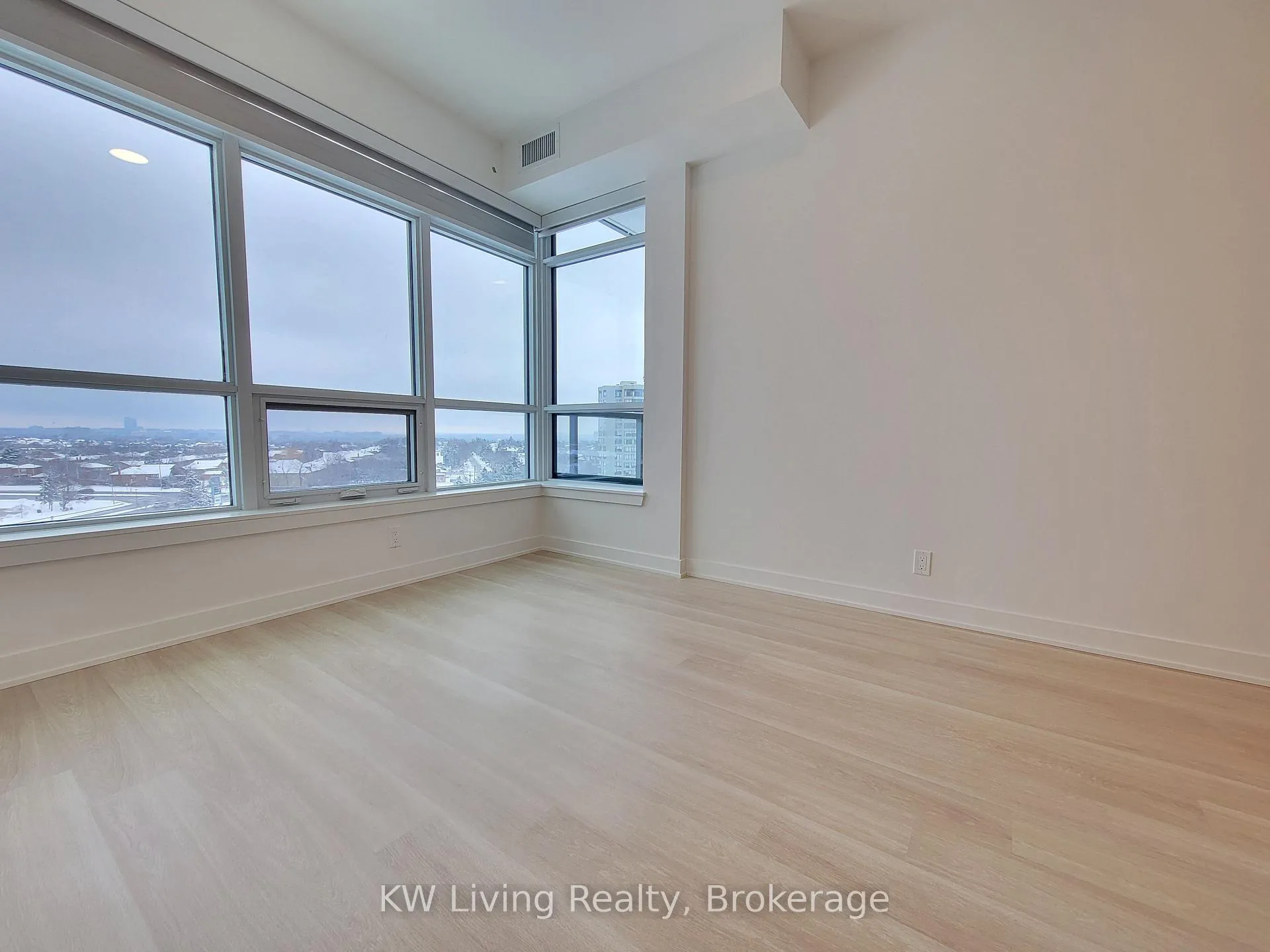 Photo 14 of Unit 809, 50 Upper Mall Way, Vaughan, Brownridge — HOMEH