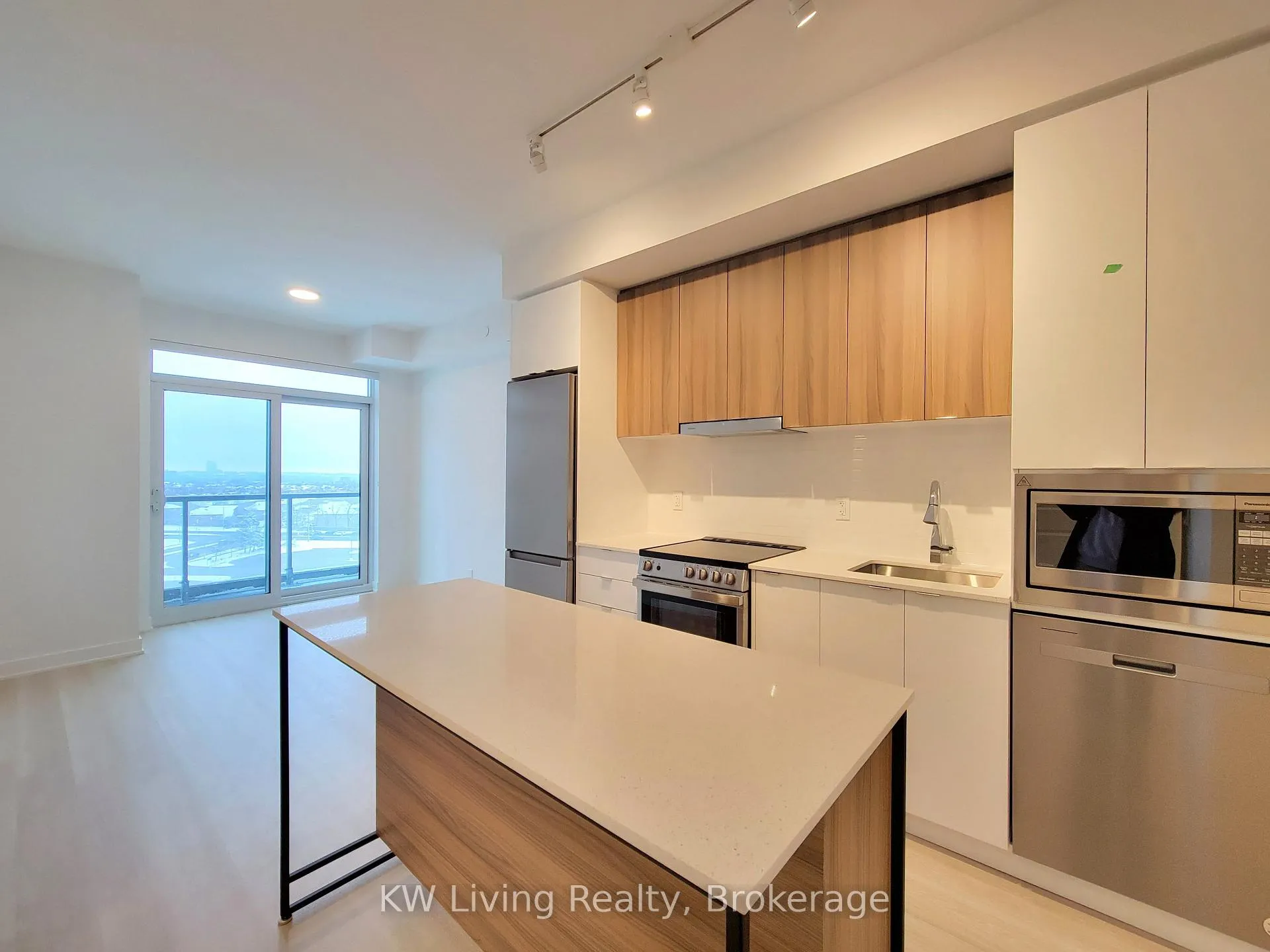 Photo 15 of Unit 809, 50 Upper Mall Way, Vaughan, Brownridge — HOMEH