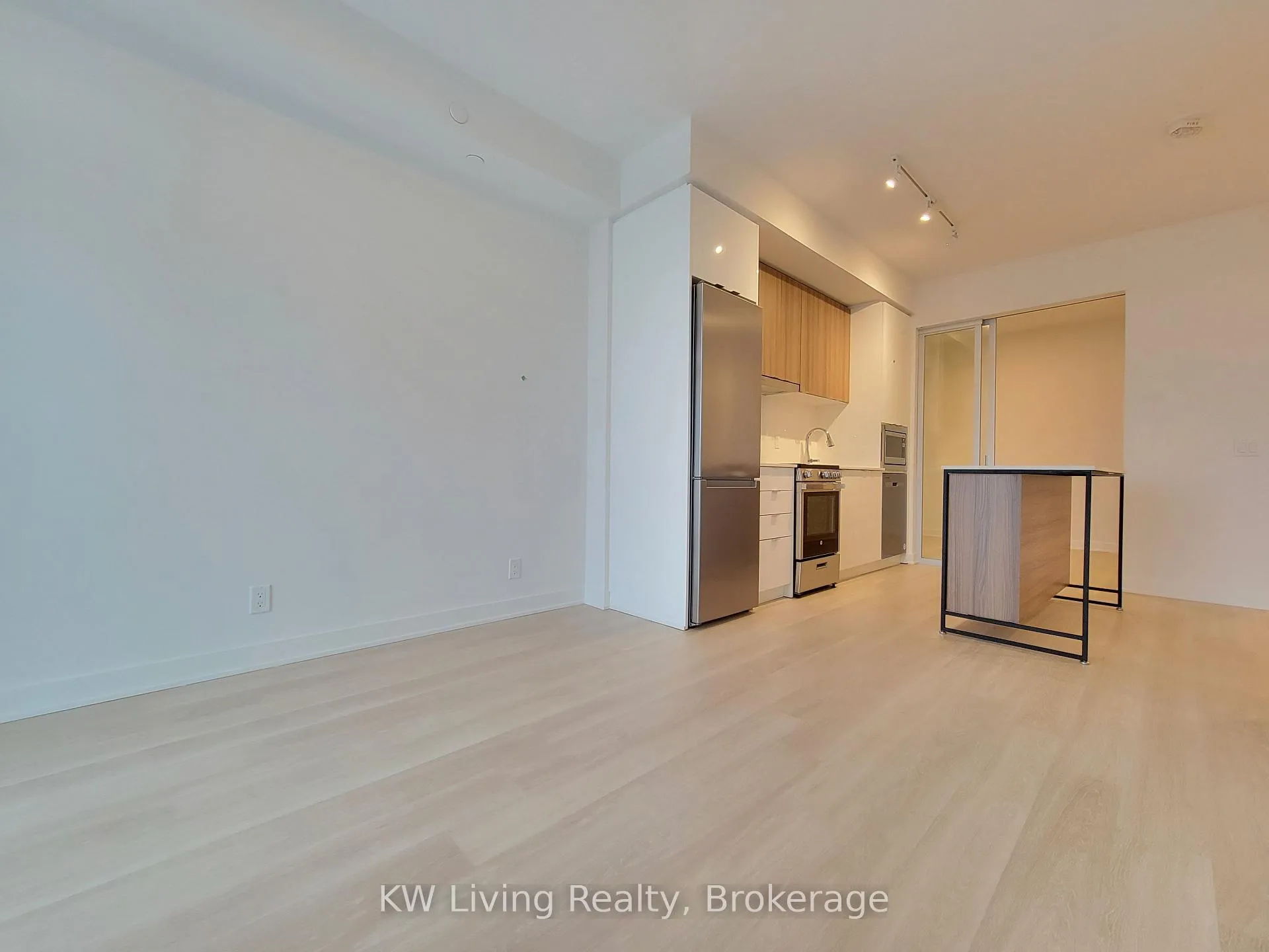 Photo 18 of Unit 809, 50 Upper Mall Way, Vaughan, Brownridge — HOMEH