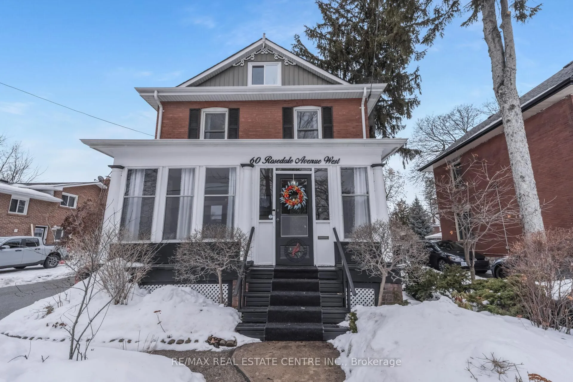 Photo 2 of 60 Rosedale Avenue W, Brampton, Downtown Brampton — HOMEH