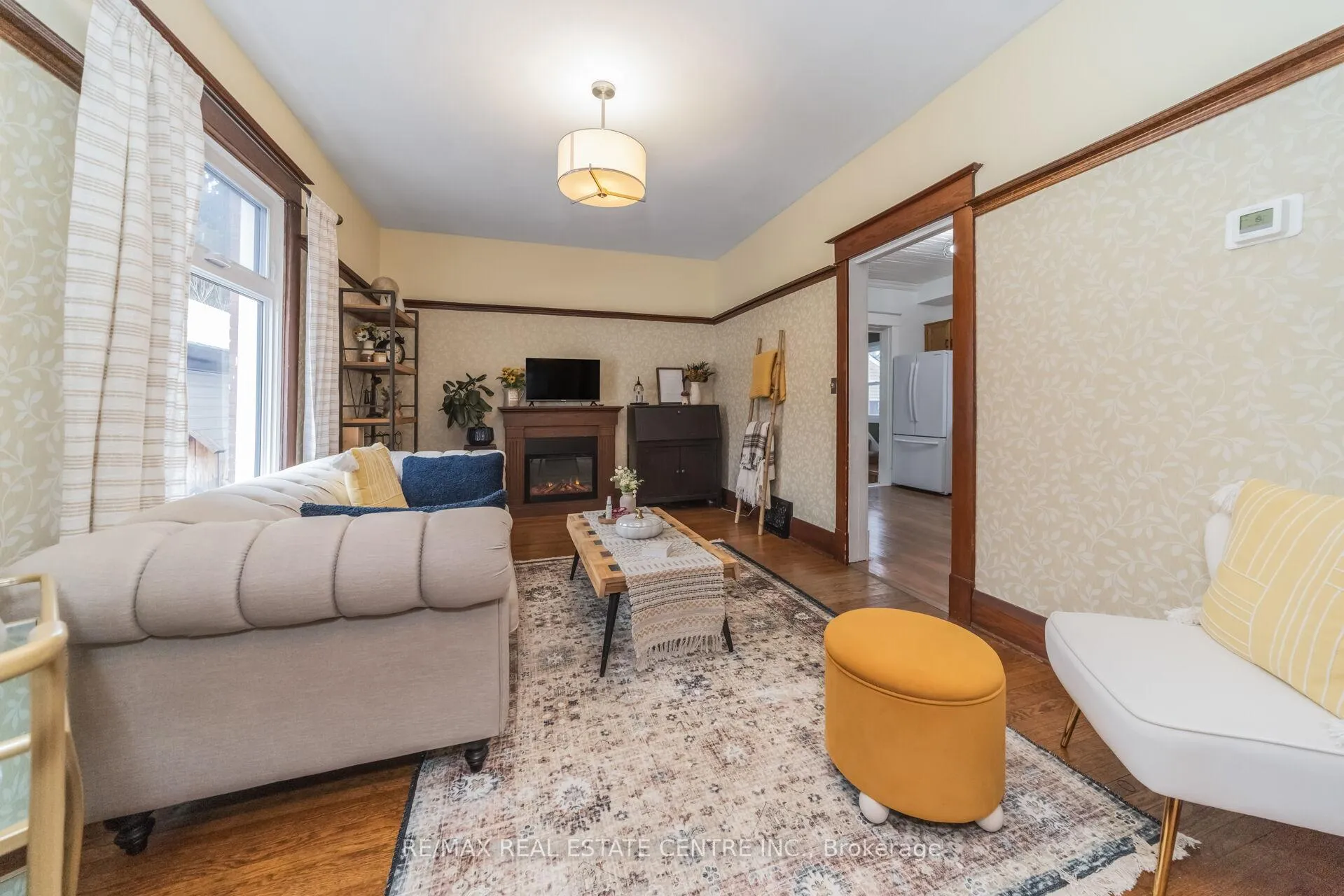 Photo 9 of 60 Rosedale Avenue W, Brampton, Downtown Brampton — HOMEH