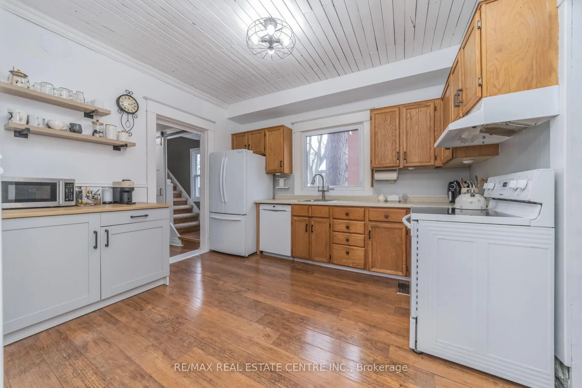 Photo 12 of 60 Rosedale Avenue W, Brampton, Downtown Brampton — HOMEH