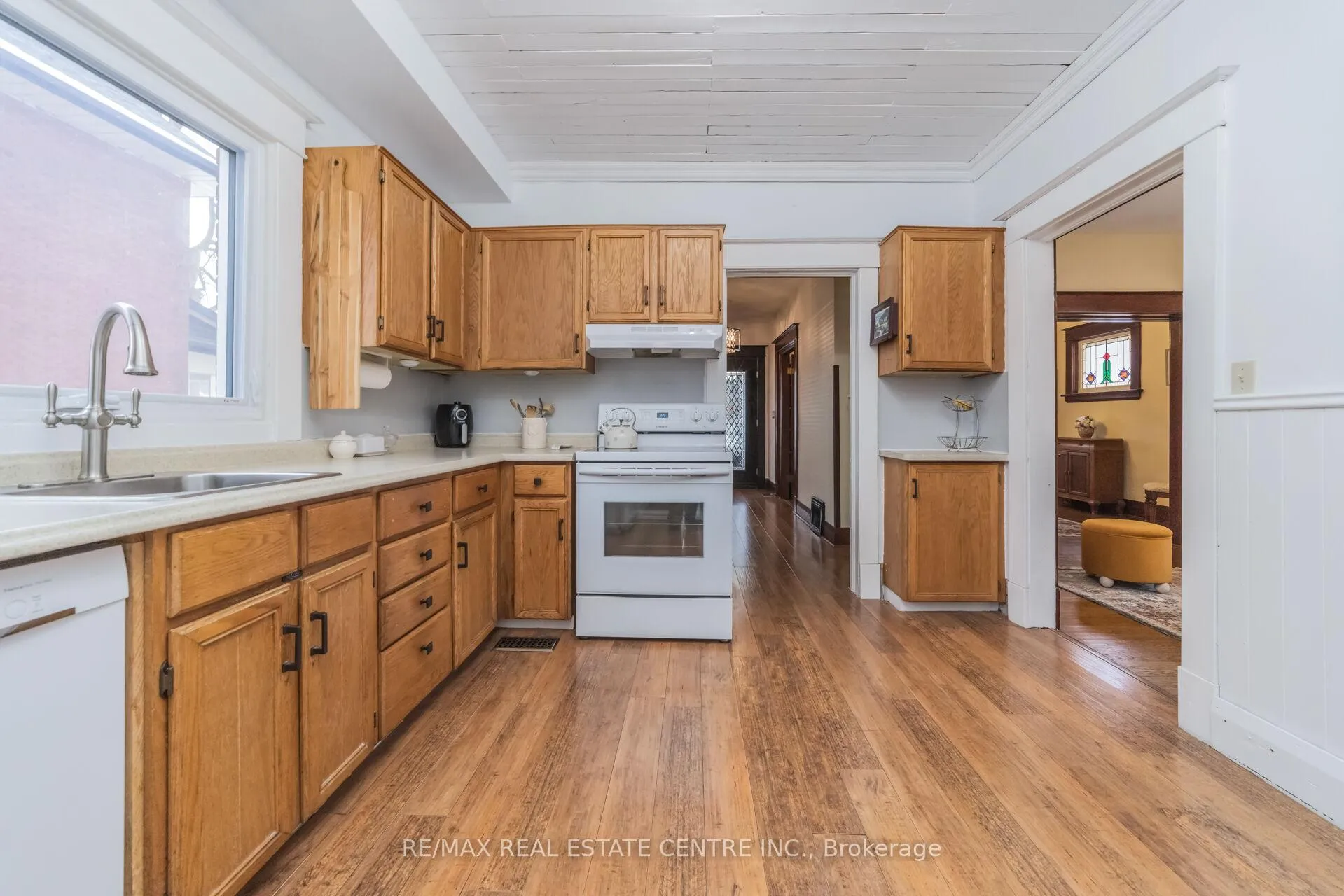 Photo 13 of 60 Rosedale Avenue W, Brampton, Downtown Brampton — HOMEH