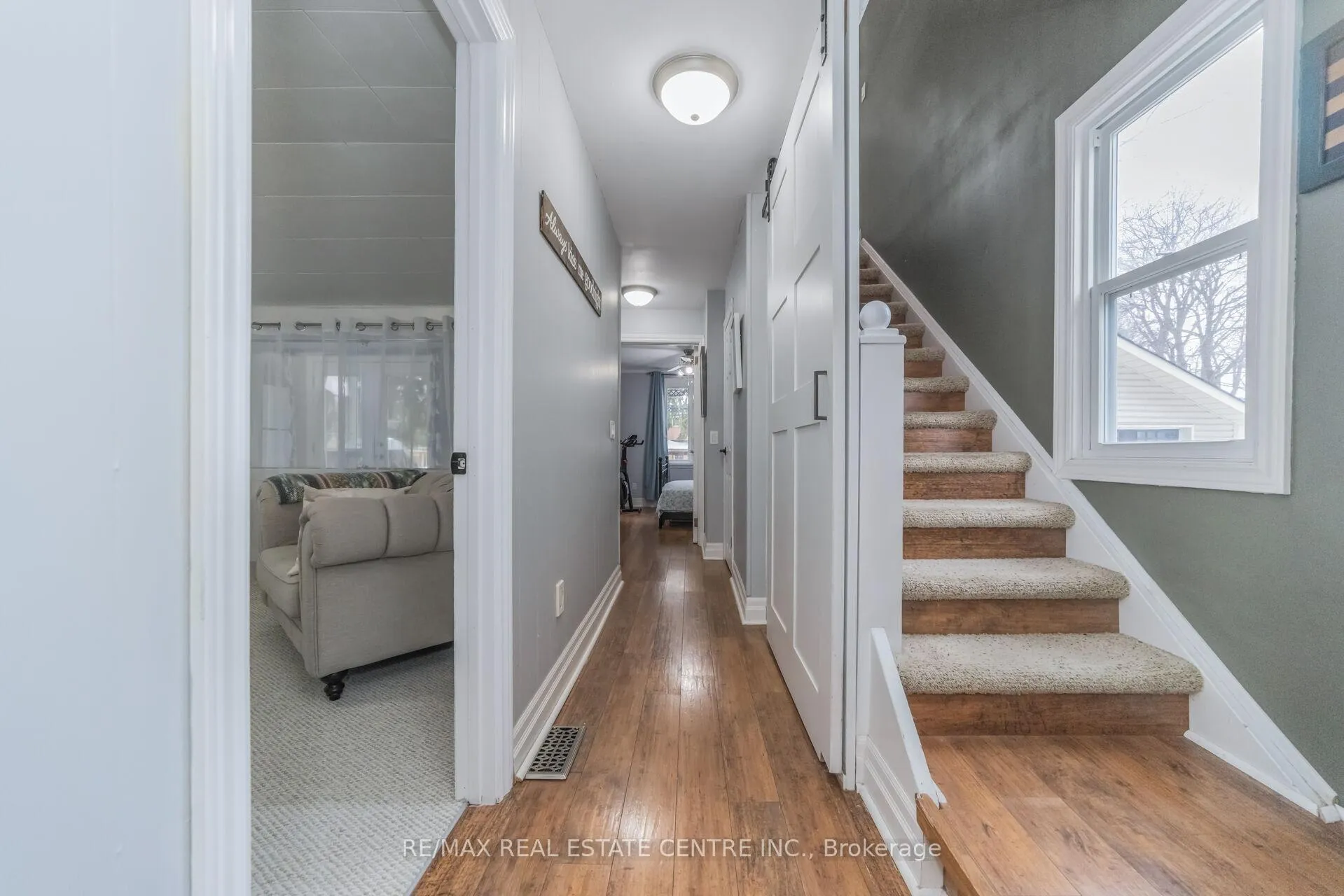 Photo 16 of 60 Rosedale Avenue W, Brampton, Downtown Brampton — HOMEH