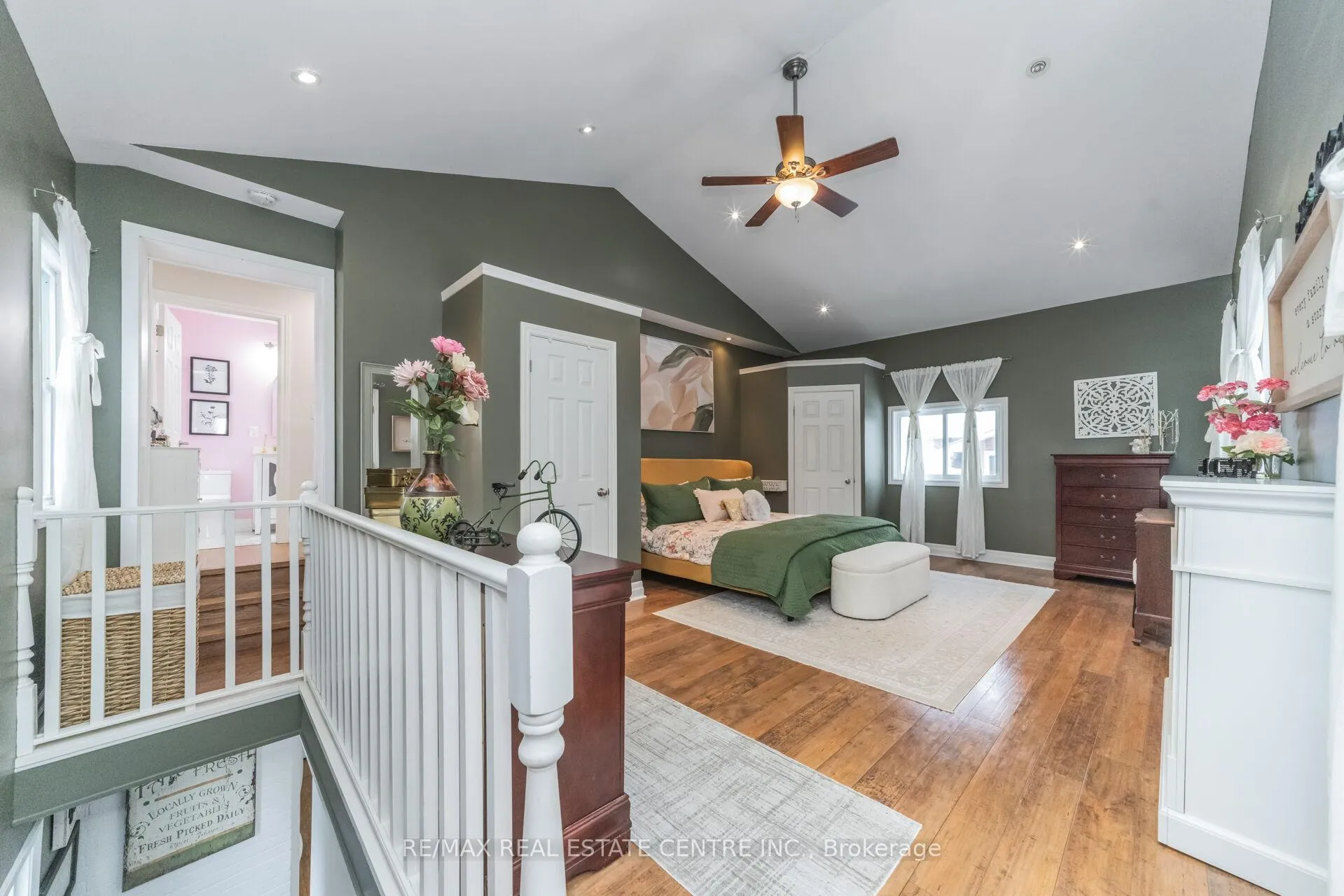 Photo 21 of 60 Rosedale Avenue W, Brampton, Downtown Brampton — HOMEH