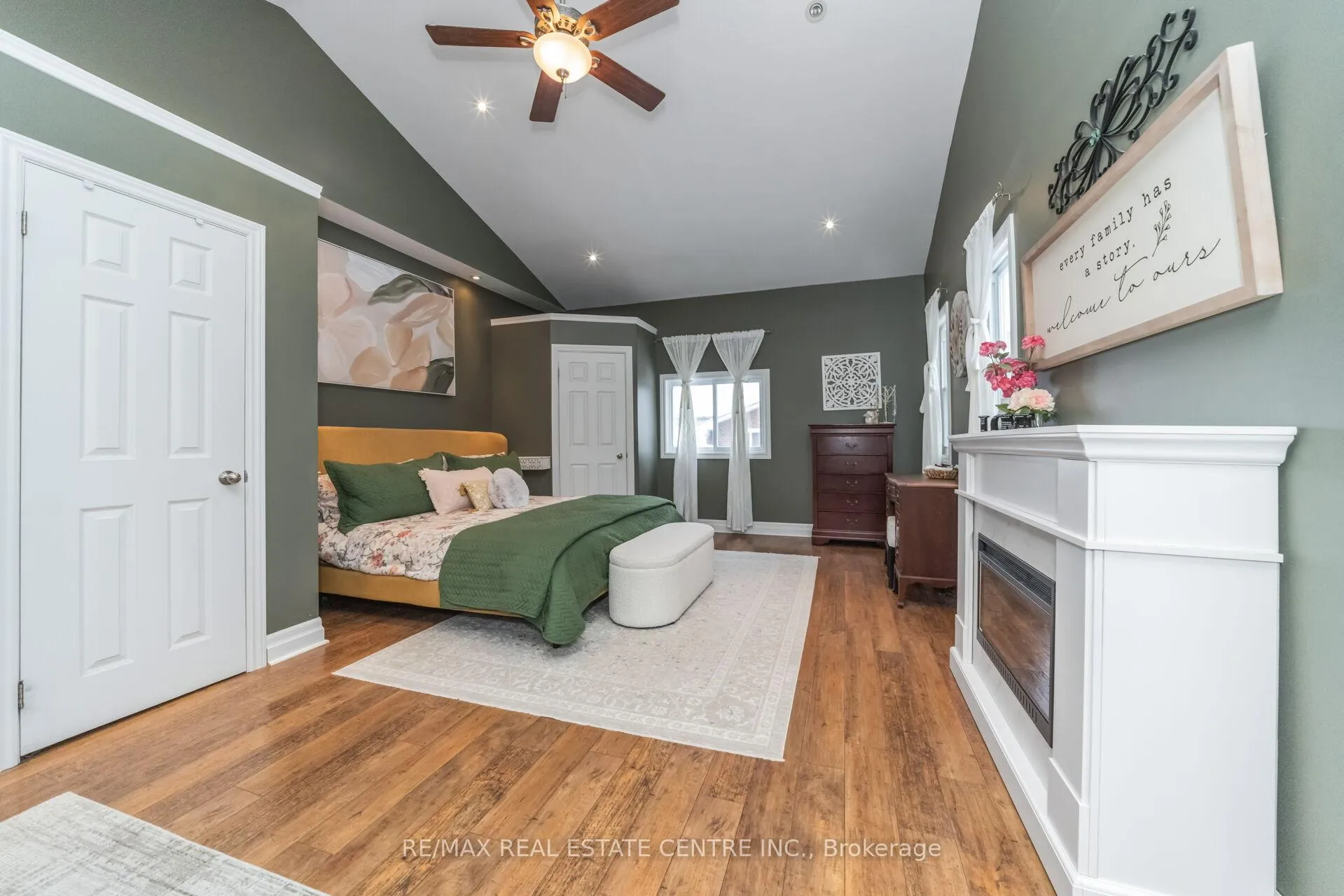 Photo 22 of 60 Rosedale Avenue W, Brampton, Downtown Brampton — HOMEH