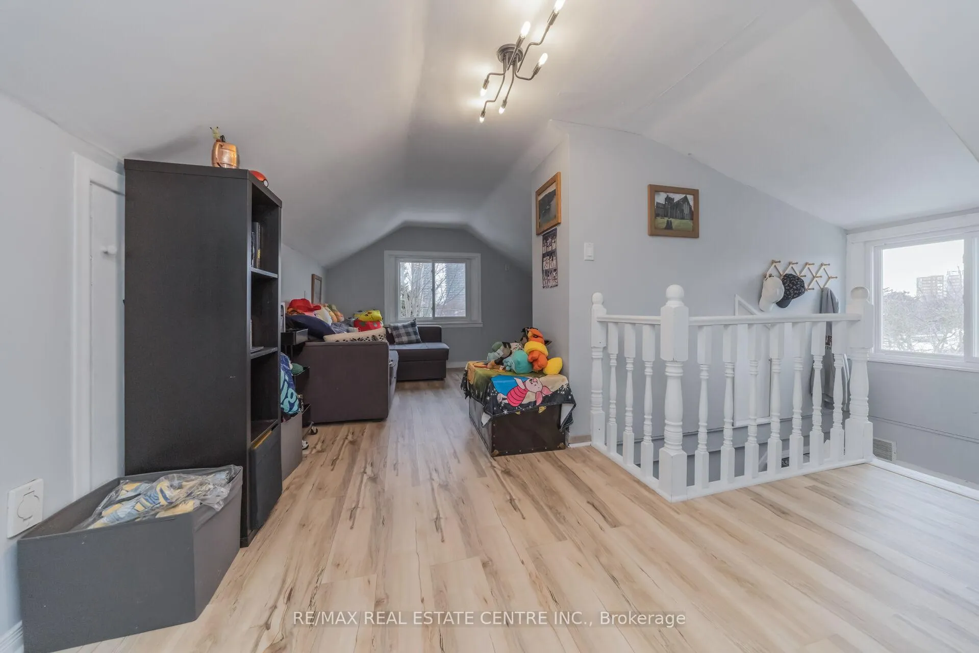 Photo 33 of 60 Rosedale Avenue W, Brampton, Downtown Brampton — HOMEH
