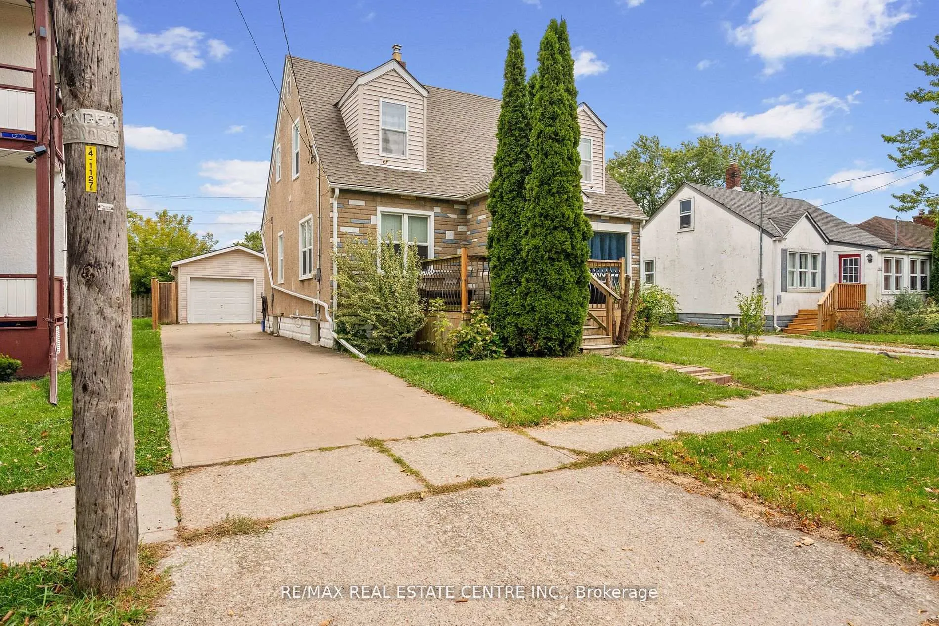 Photo 3 of Unit main and upper, 298 Wallace Avenue, Welland, Lincoln/Crowland — HOMEH