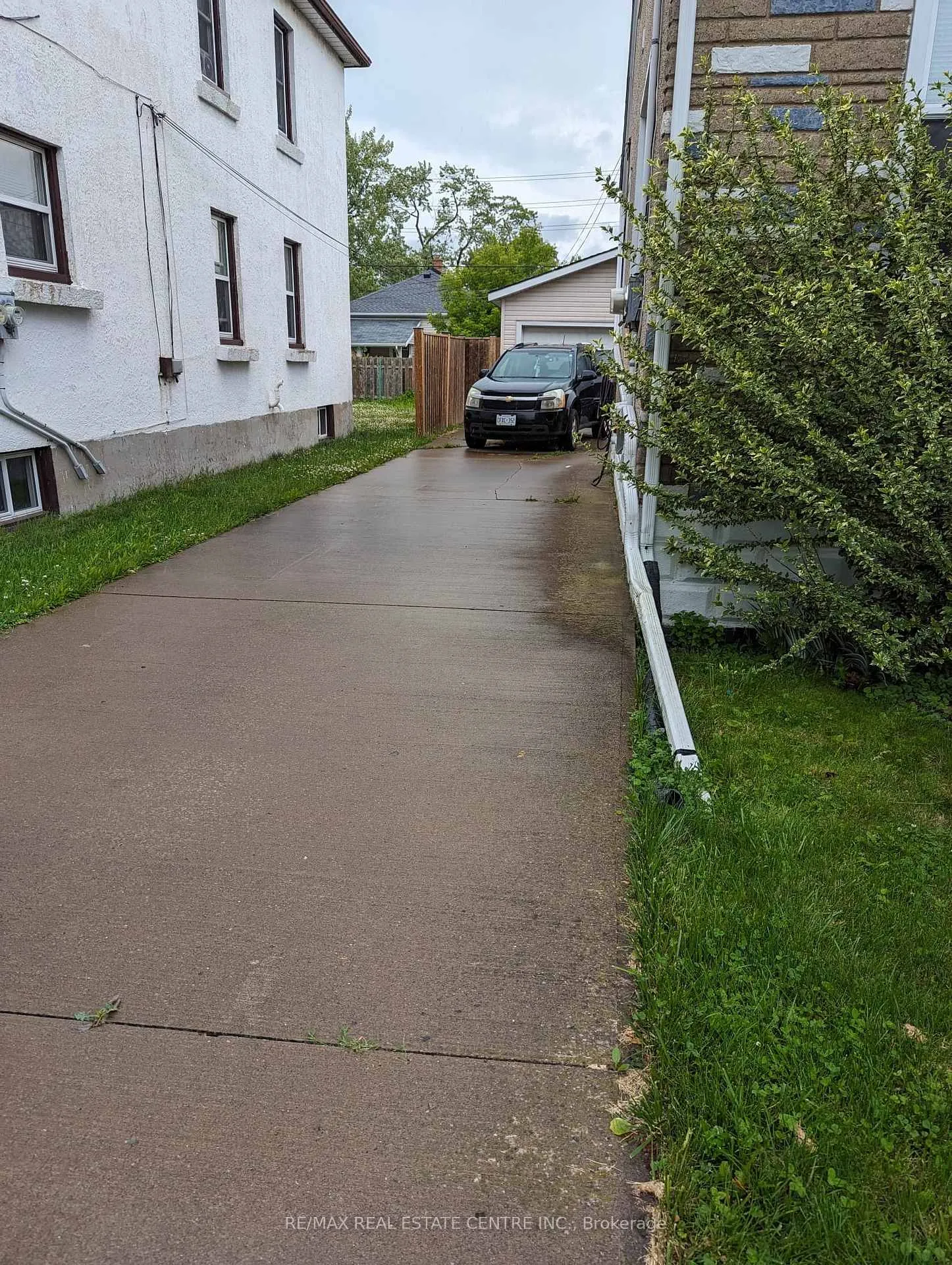 Photo 6 of Unit main and upper, 298 Wallace Avenue, Welland, Lincoln/Crowland — HOMEH