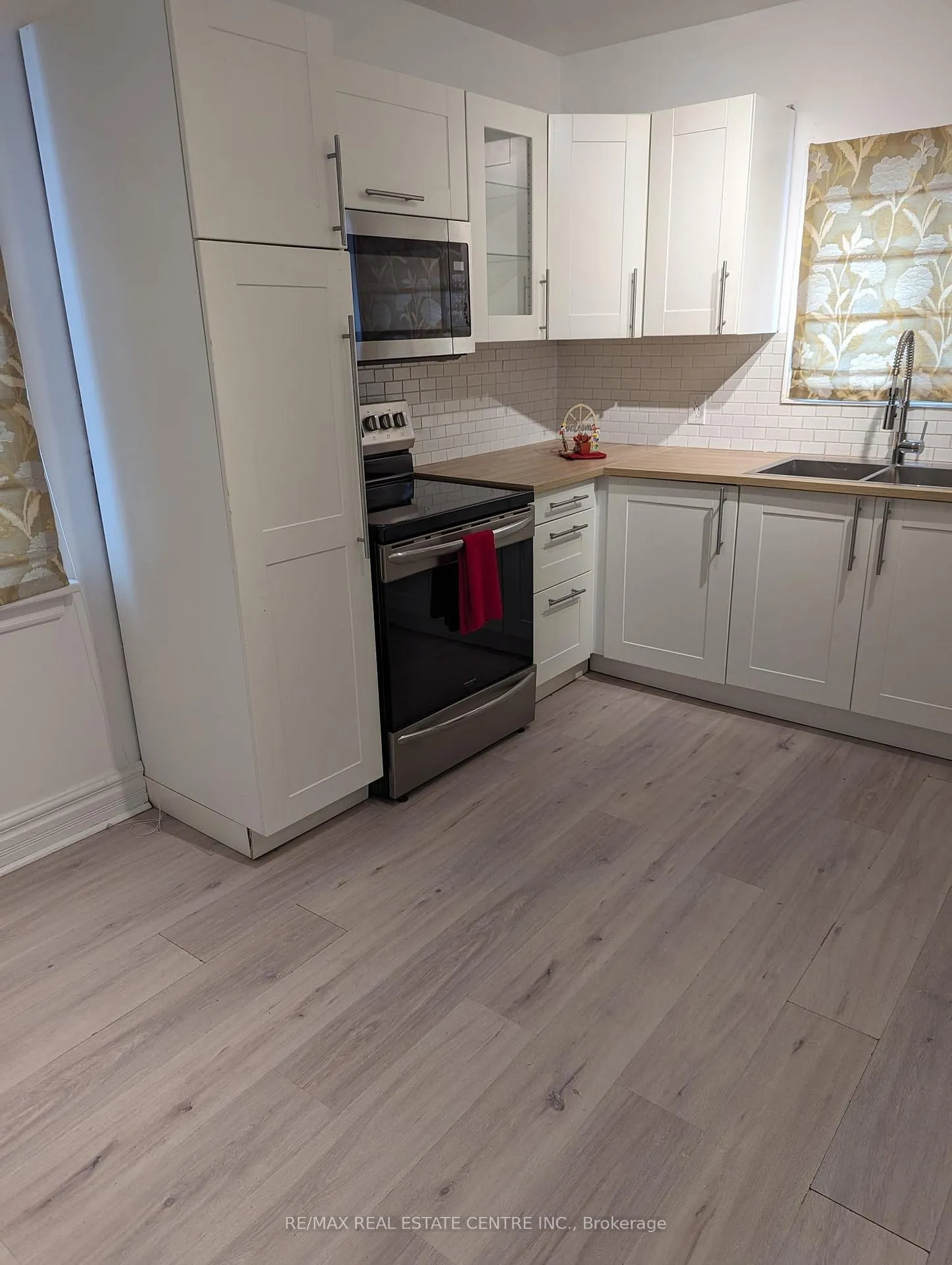 Photo 17 of Unit main and upper, 298 Wallace Avenue, Welland, Lincoln/Crowland — HOMEH