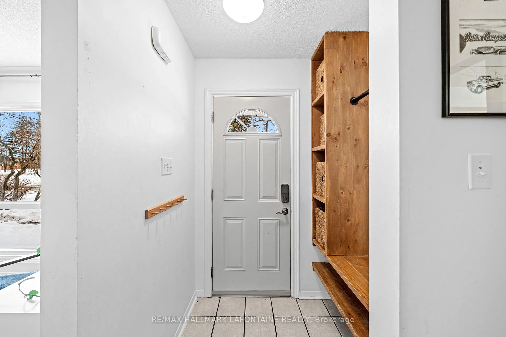 Photo 2 of 2275 Orient Park Drive, Ottawa, Blackburn Hamlet (South) — HOMEH
