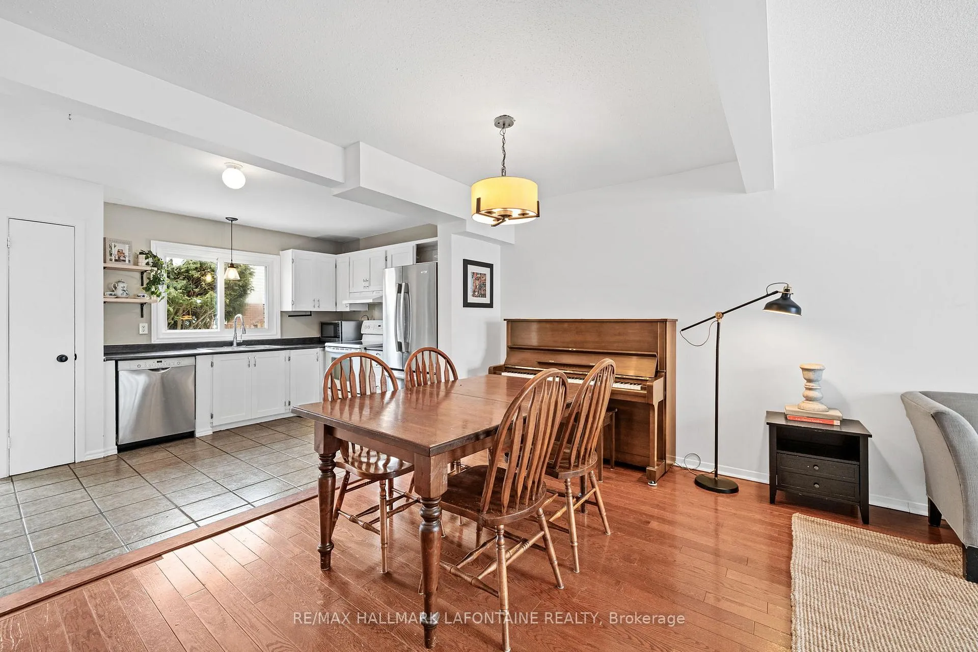 Photo 6 of 2275 Orient Park Drive, Ottawa, Blackburn Hamlet (South) — HOMEH