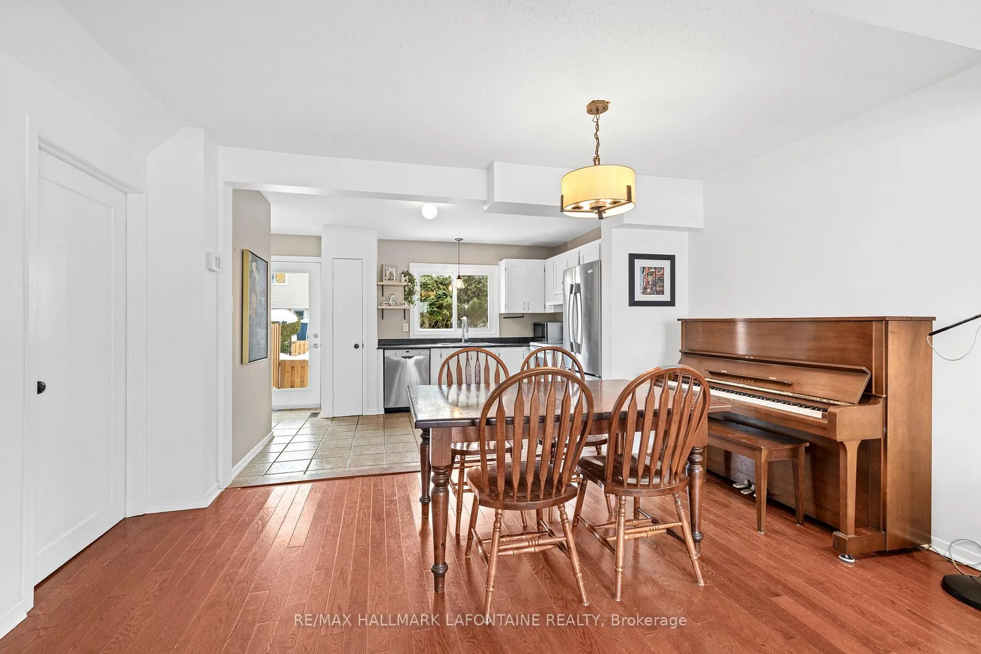 Photo 7 of 2275 Orient Park Drive, Ottawa, Blackburn Hamlet (South) — HOMEH