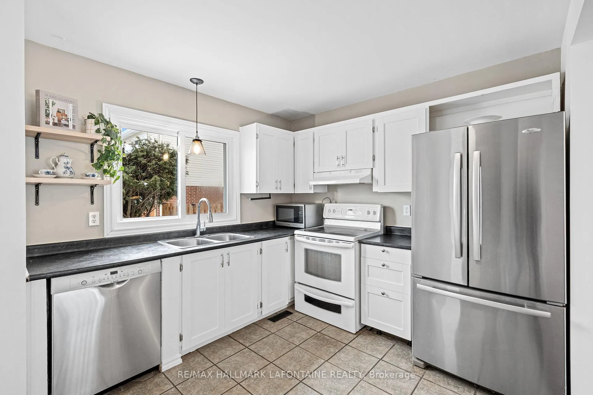 Photo 8 of 2275 Orient Park Drive, Ottawa, Blackburn Hamlet (South) — HOMEH