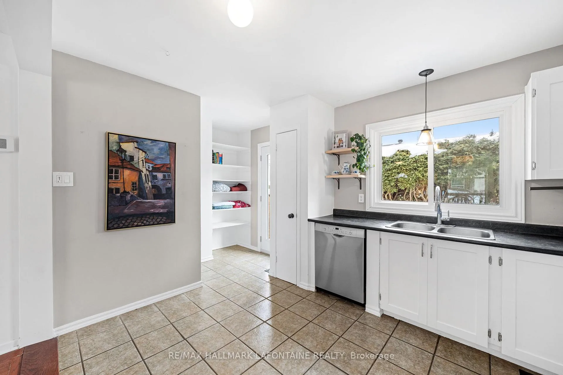 Photo 11 of 2275 Orient Park Drive, Ottawa, Blackburn Hamlet (South) — HOMEH