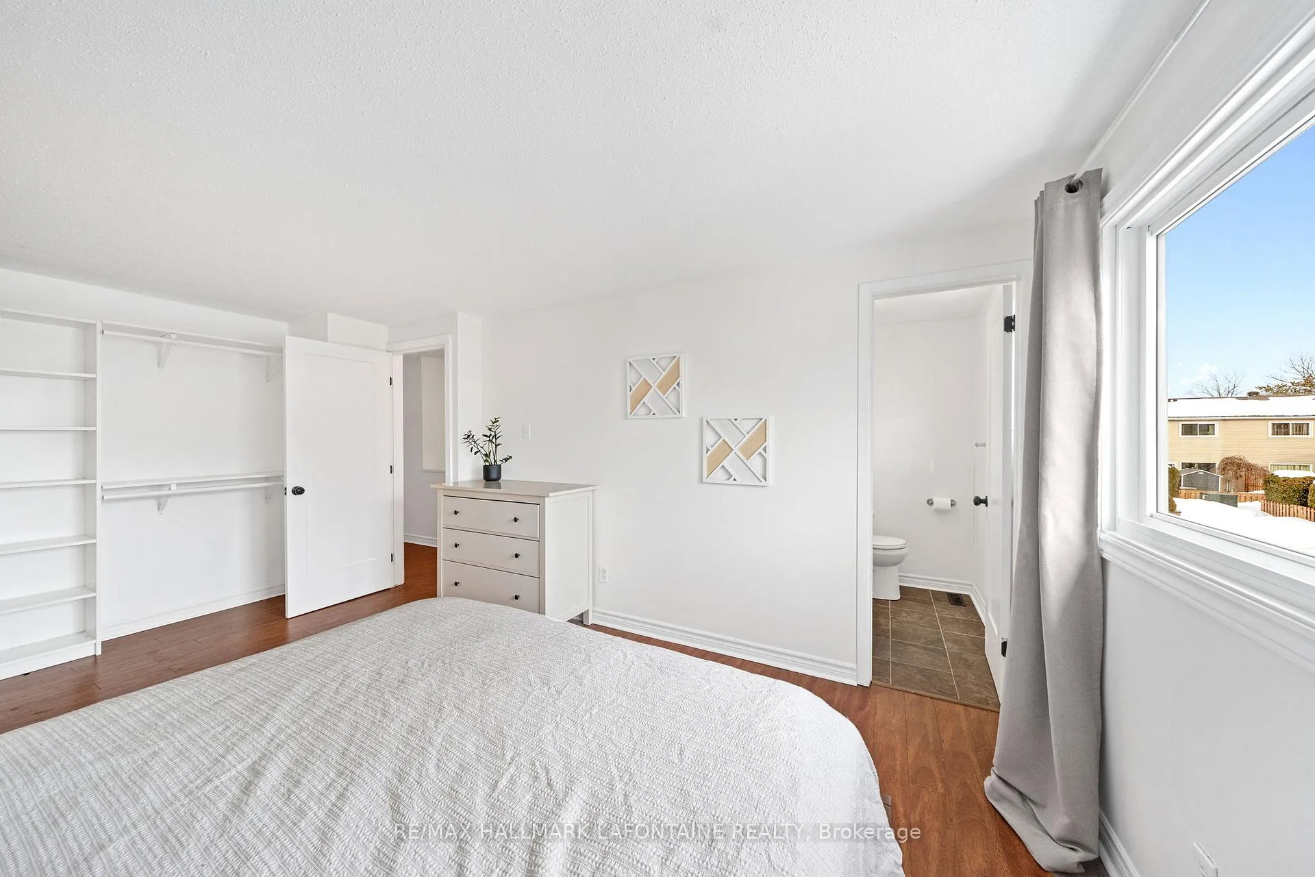 Photo 20 of 2275 Orient Park Drive, Ottawa, Blackburn Hamlet (South) — HOMEH