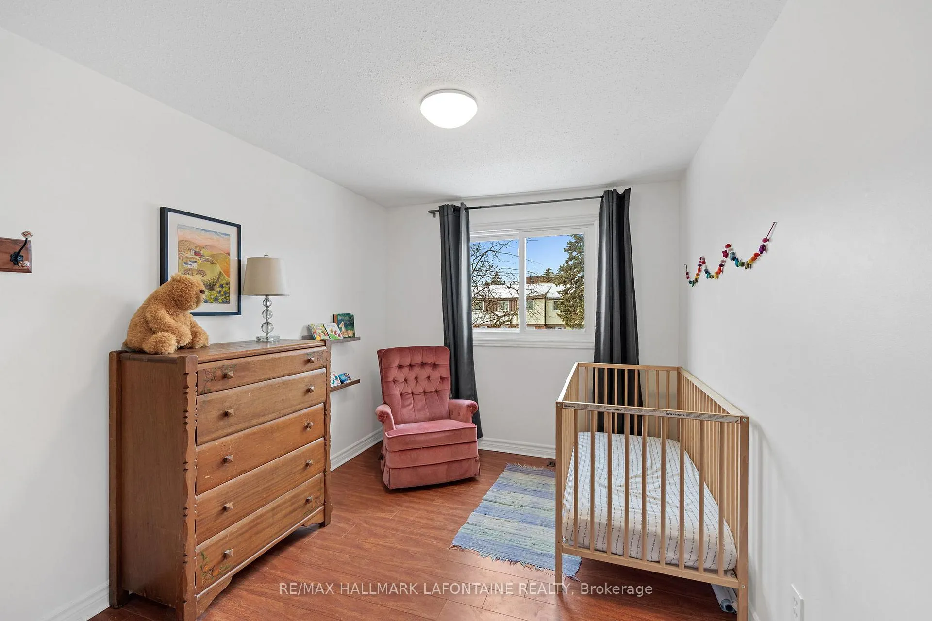 Photo 24 of 2275 Orient Park Drive, Ottawa, Blackburn Hamlet (South) — HOMEH