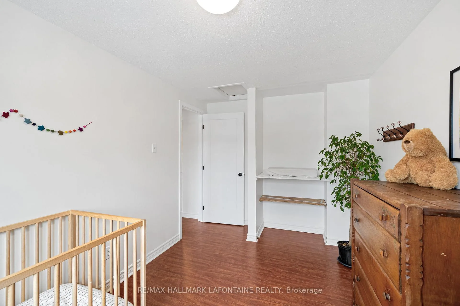 Photo 25 of 2275 Orient Park Drive, Ottawa, Blackburn Hamlet (South) — HOMEH